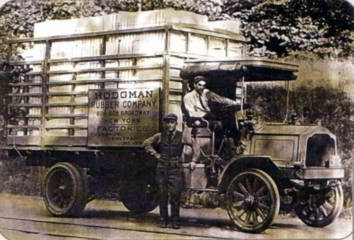 Pic-909 (2 Men and Hodgman Truck)