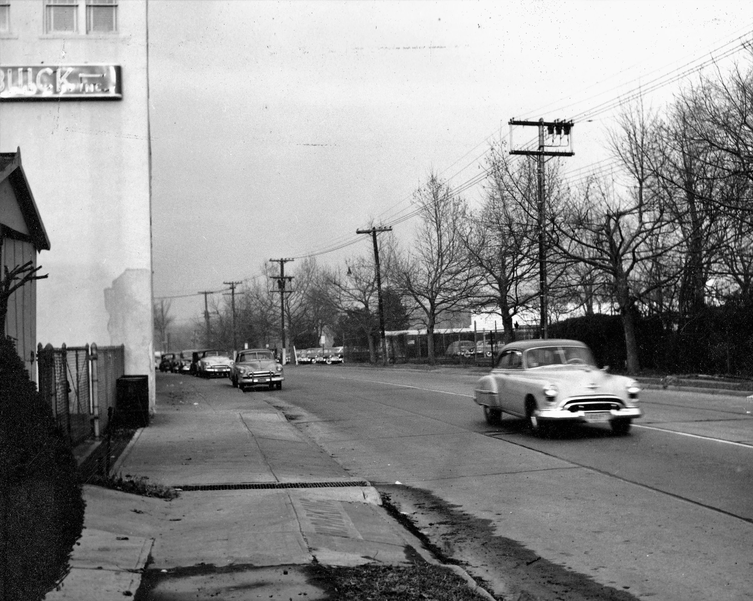 Pic-797 (Cars on Street)