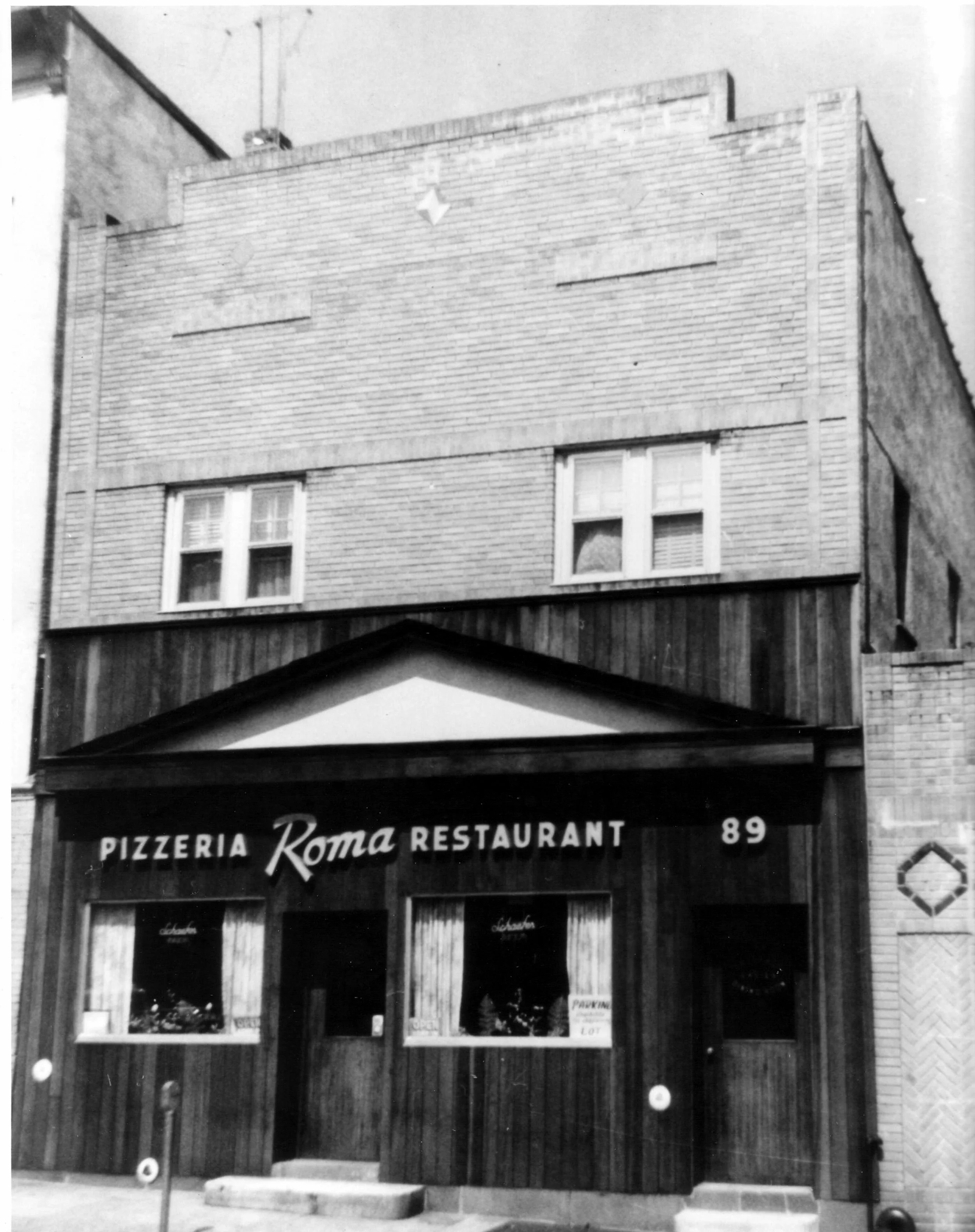 Pic-968 (Columbus Ave - Roma Restaurant)