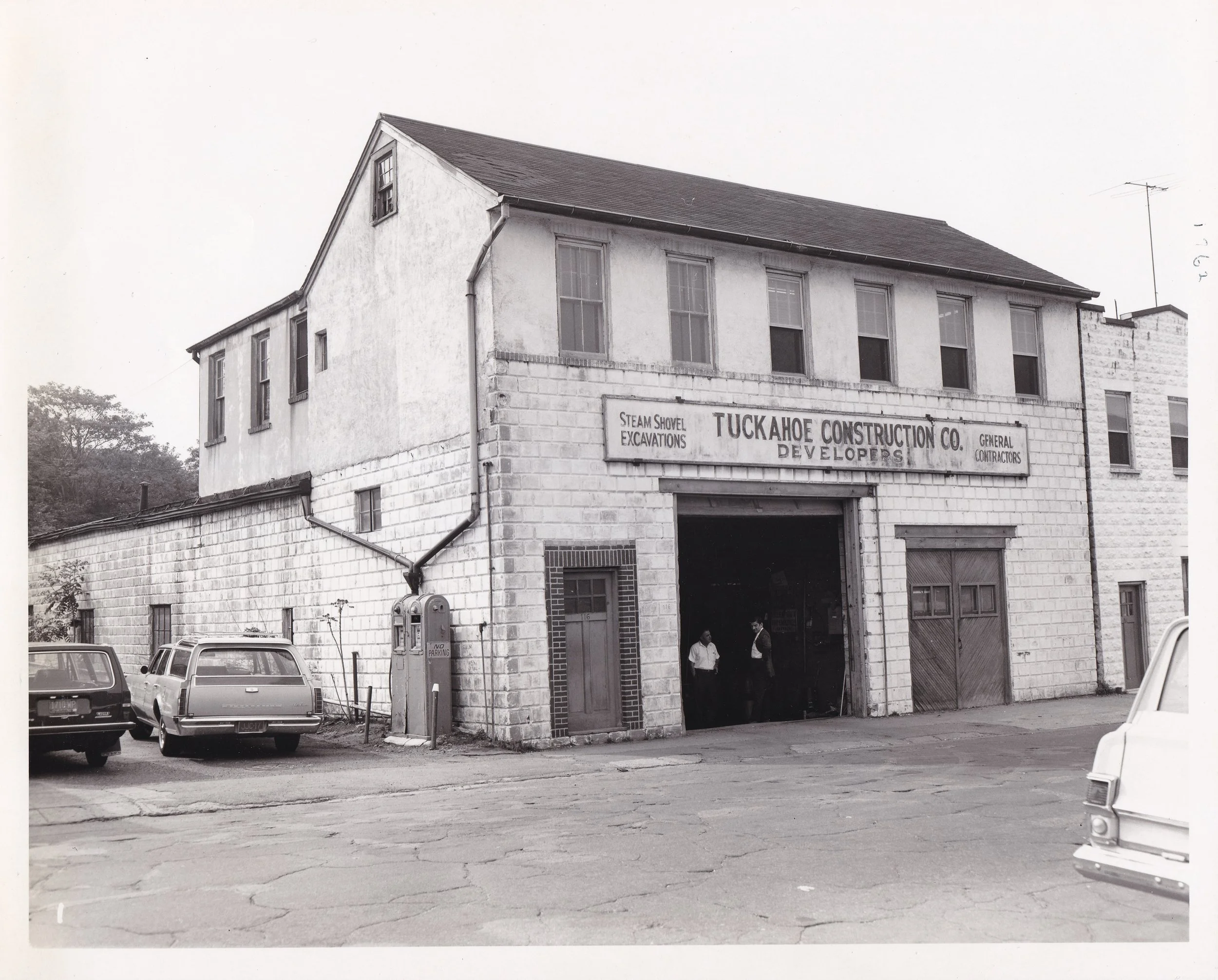 Pic-374 (Tuckahoe Construction Co. on Columbus Ave)