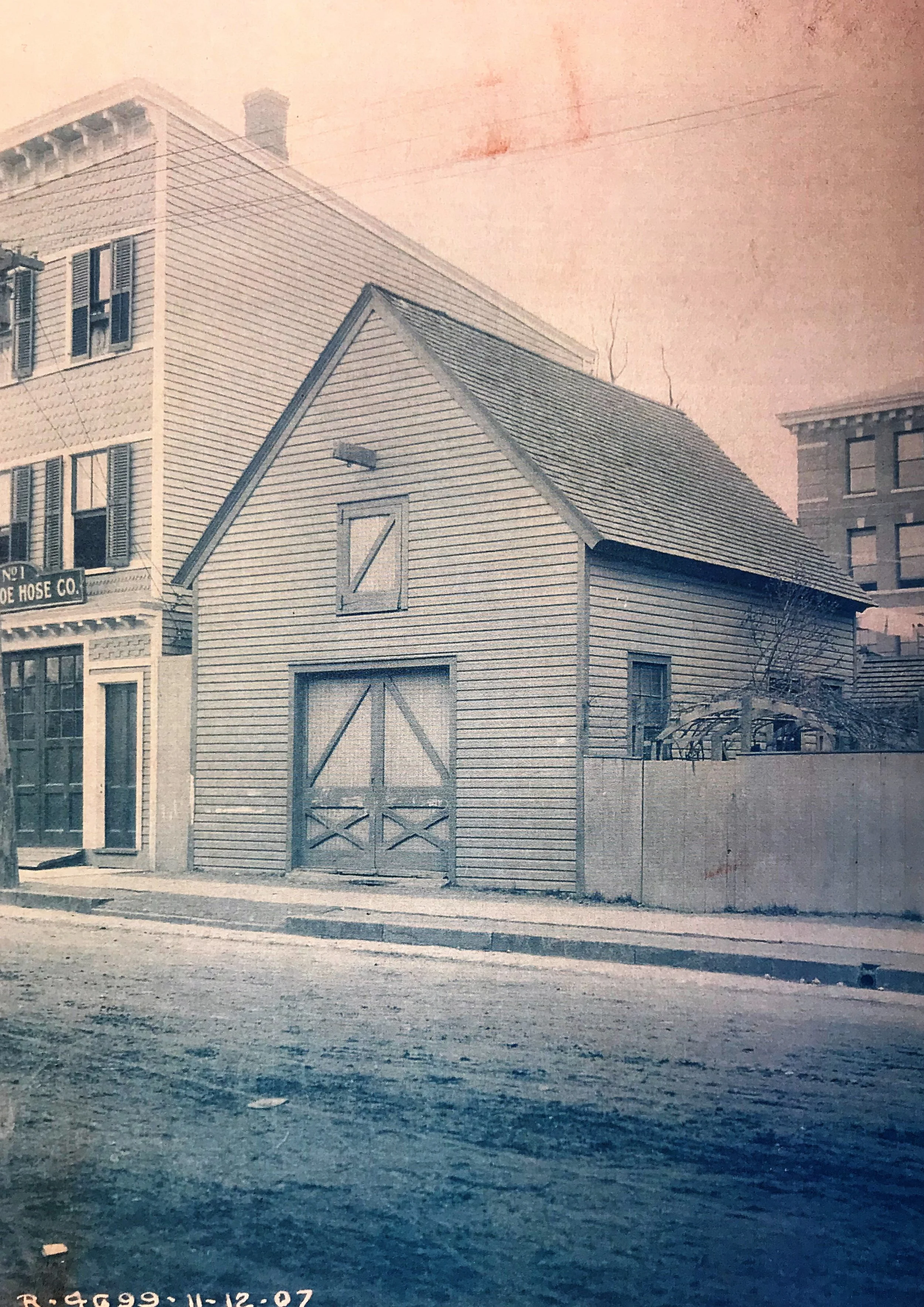 Pic-108 (Tuckahoe Hose Co. Horse Barn on Columbus Ave. -1907)