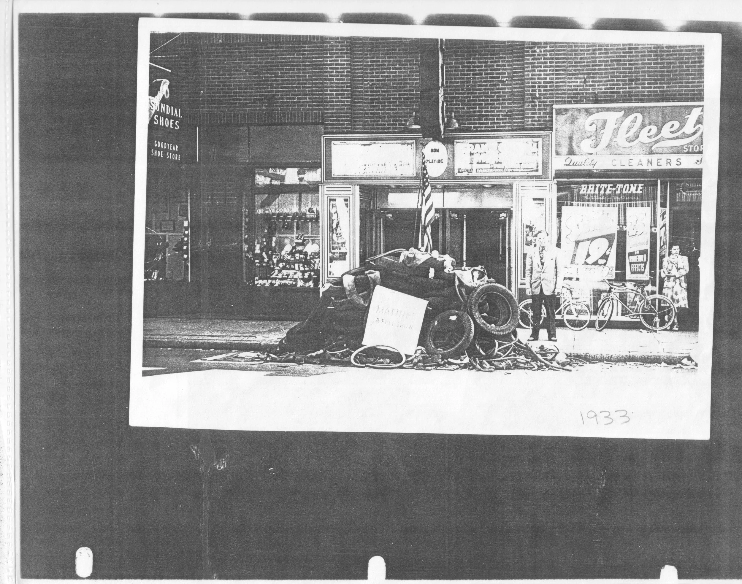 Pic-1024 (Pile of Tires)