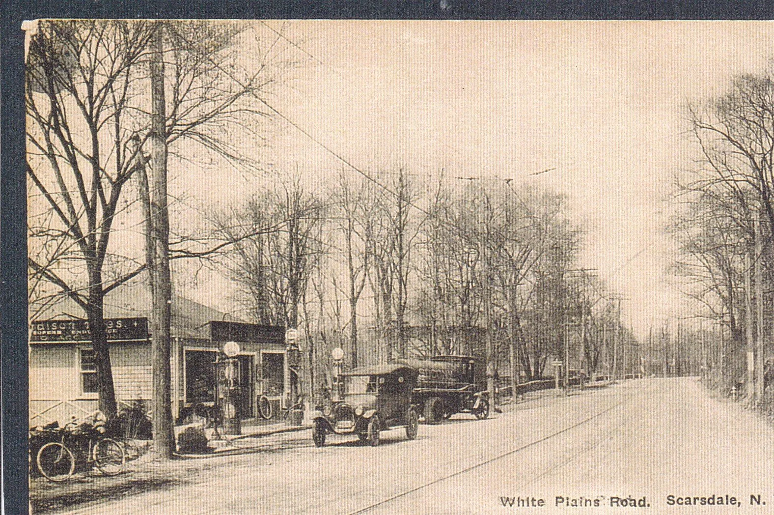 Pic-510 (Car on Street)