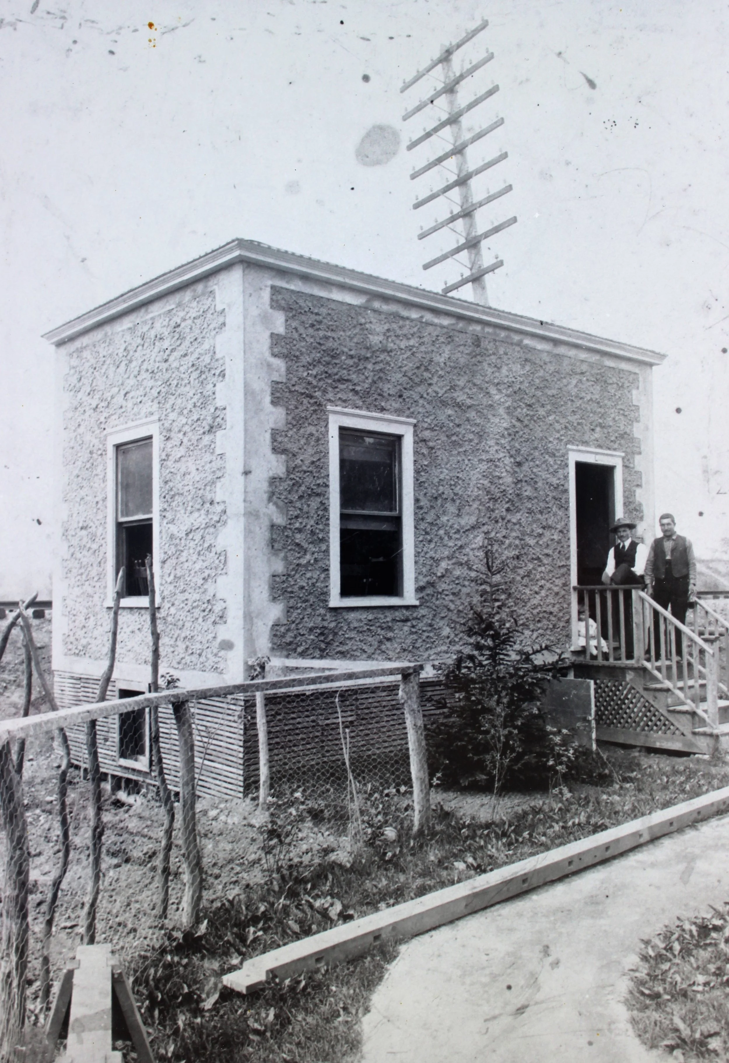 Pic-189 (Construction of the Fagnani Building, small building on Columbus Ave ~1900)