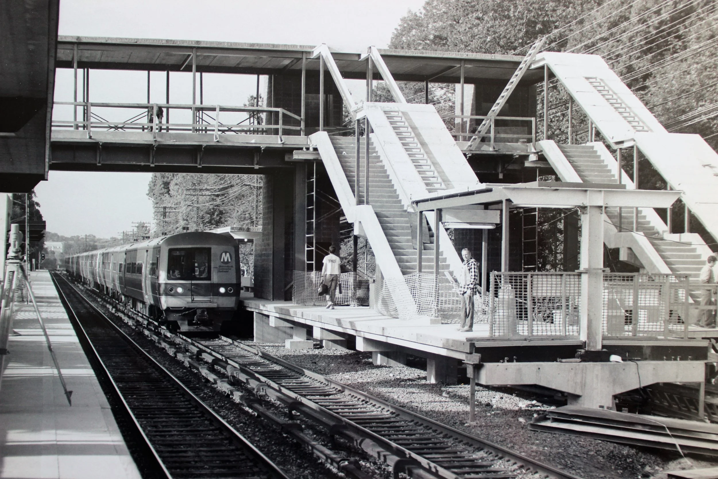 Pic-197 (Crestwood Train Station).JPG