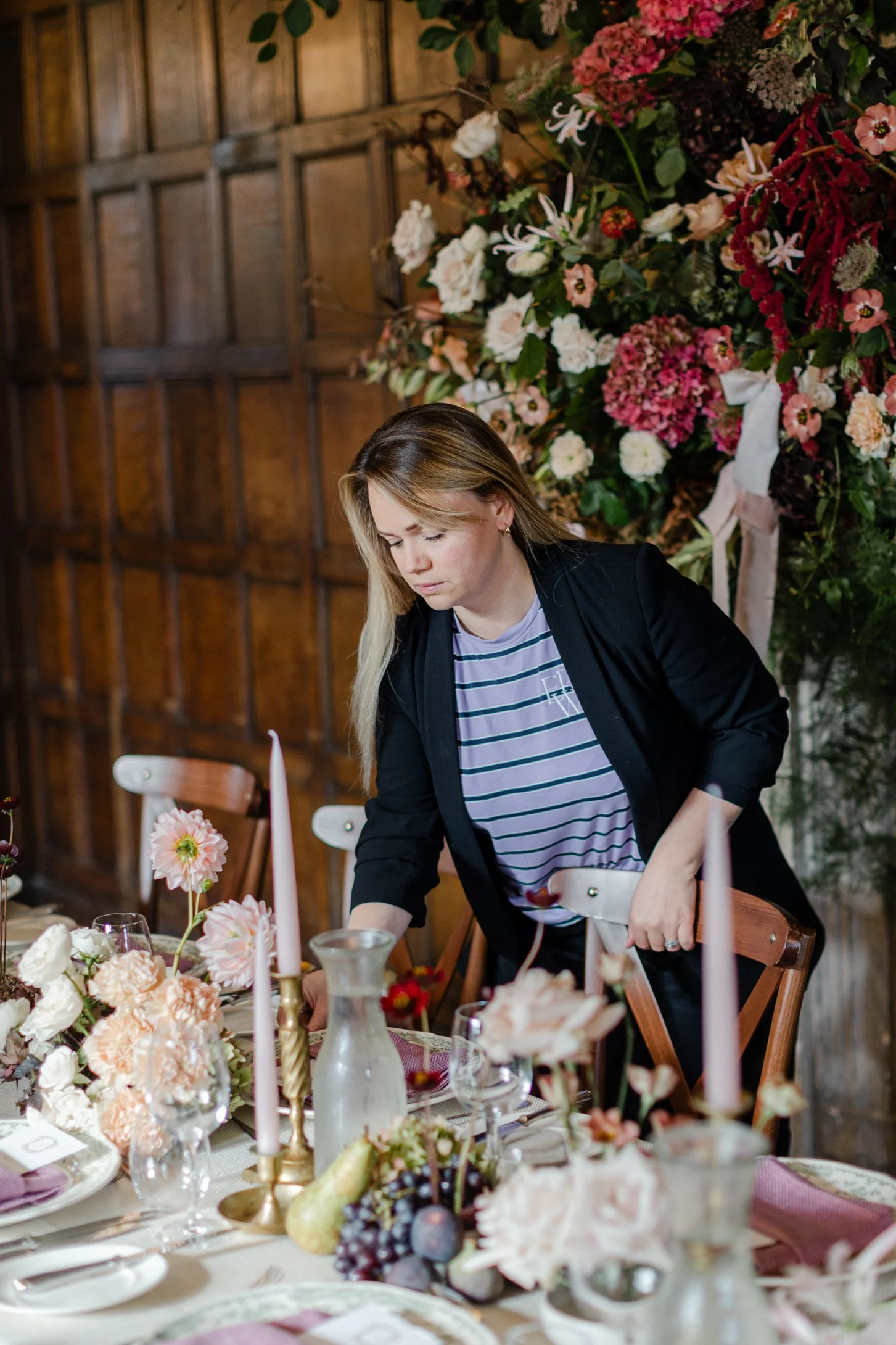 Georgia working on Emma's team at a luxury wedding