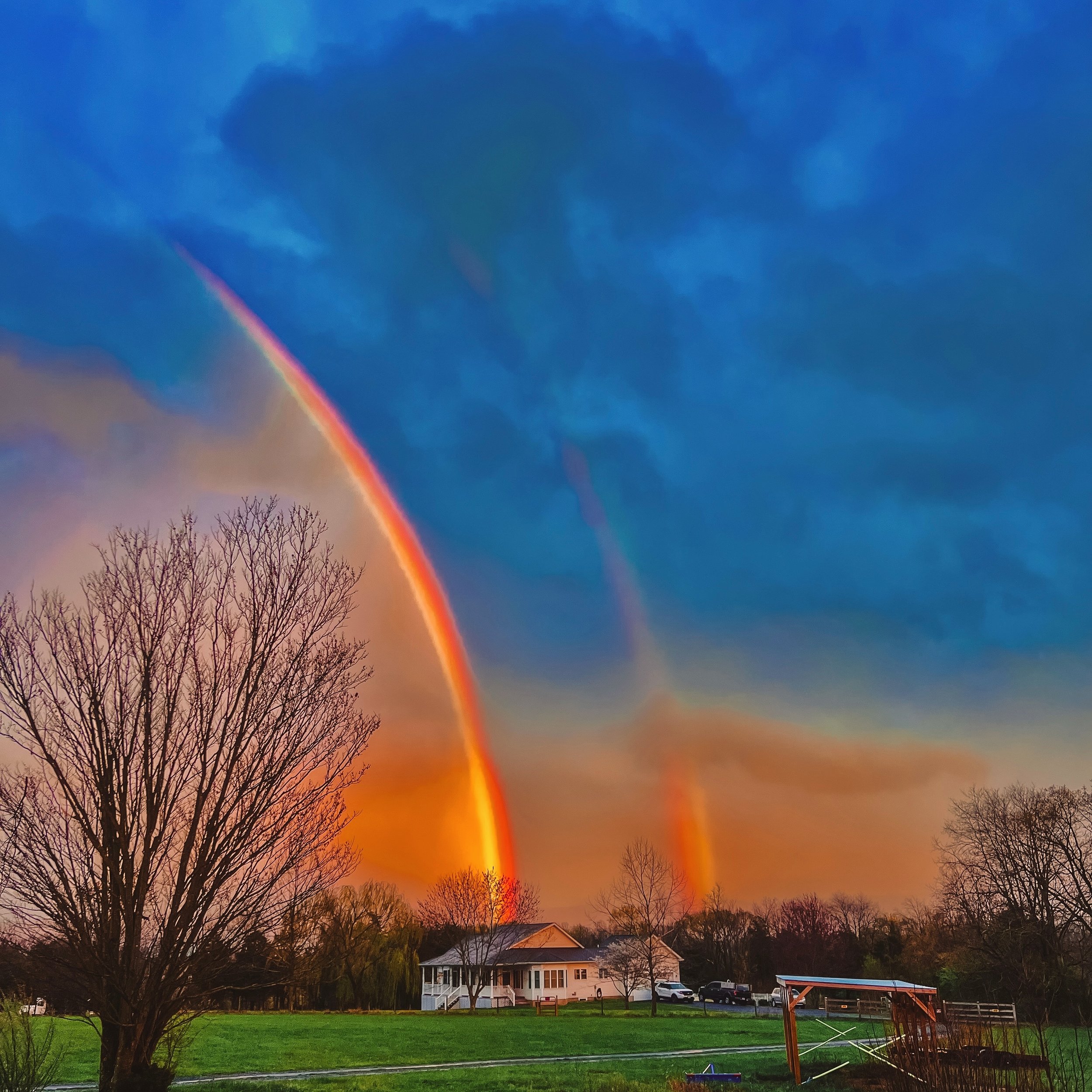 Something we often get to see after a storm in the Shenandoah Valley: double rainbows 🌈 A sure sign that this is an extra special place to be, filled with love, support and beauty