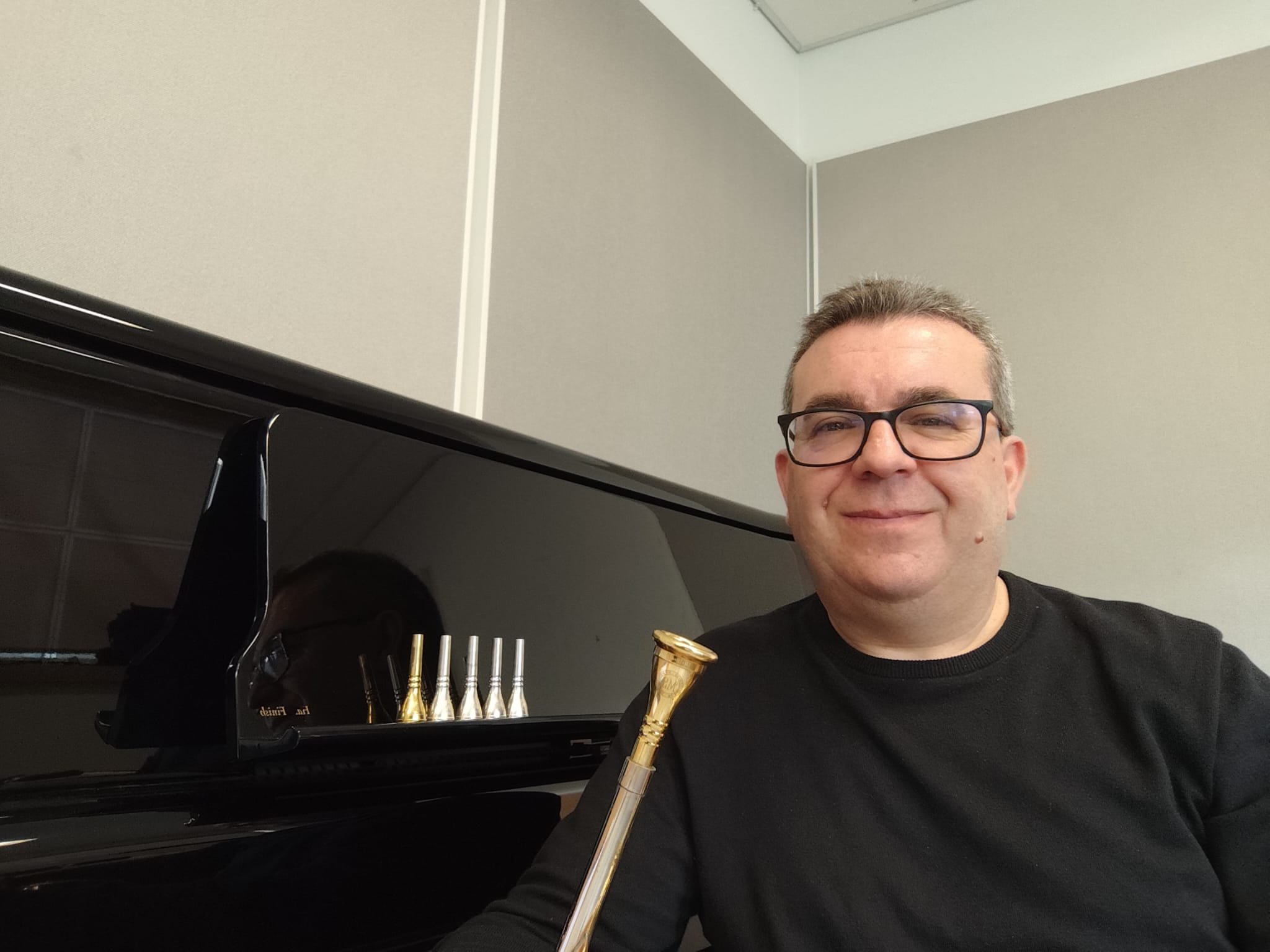 mpa del Conservatorio Profesional de Música de Valencia y miembro de la Orquestra Simfònica de Castelló.