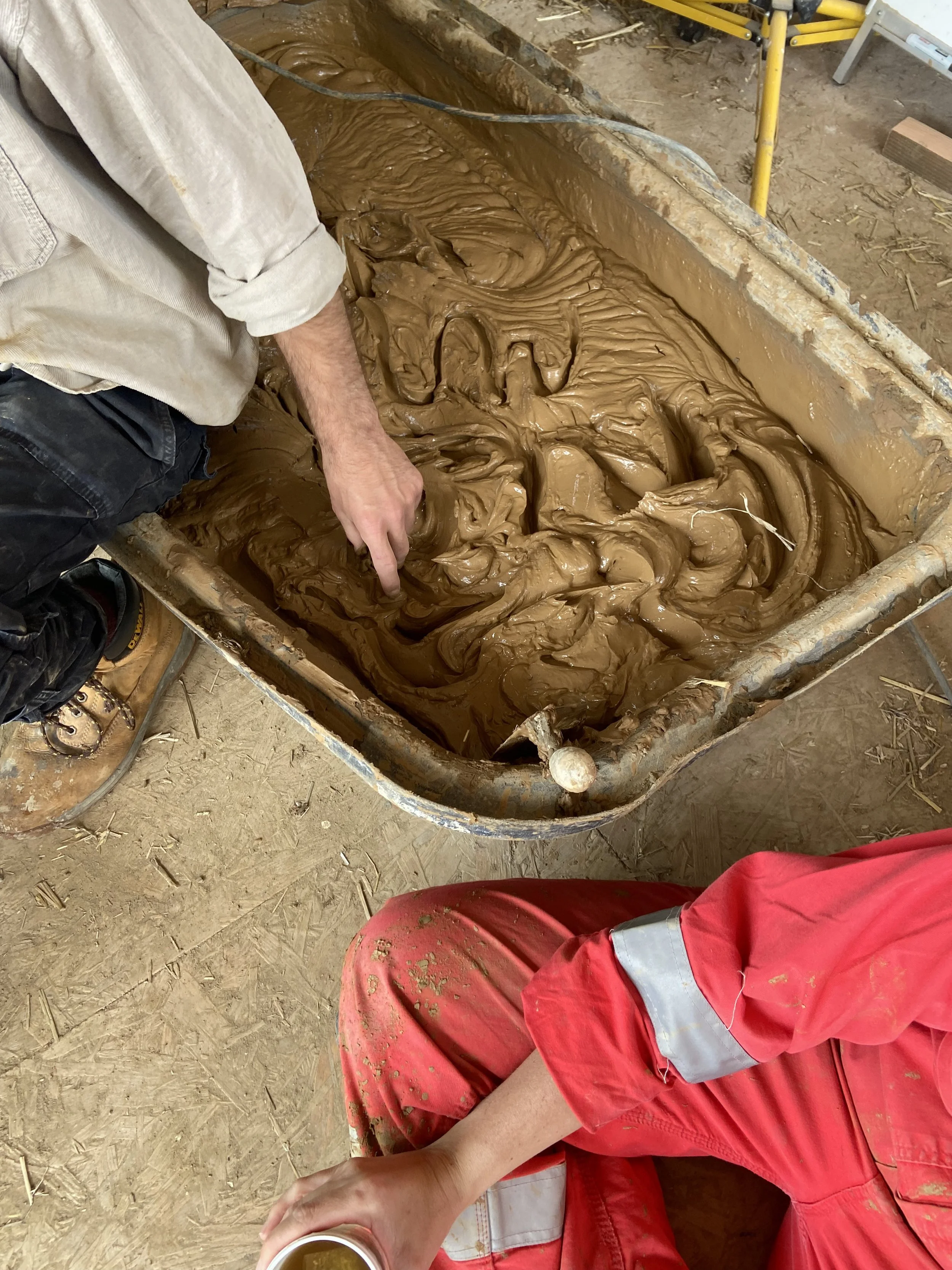 Picture of benefits of Natural clay plasters in retrofit and new-build — barefoot ...