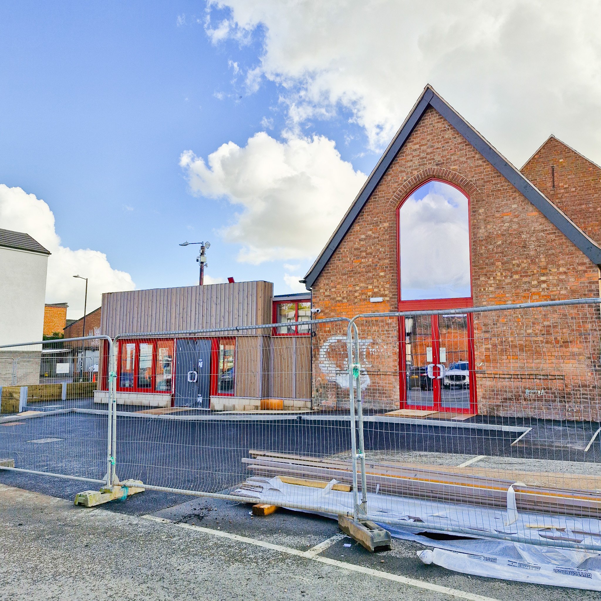 Great to see this Leamington artspace project becoming visible - the hoardings are down and the outdoor space between the Old School and what was The Stoneleigh Arms is taking shape!
Looking forward to discovering the inside in due course, and contin