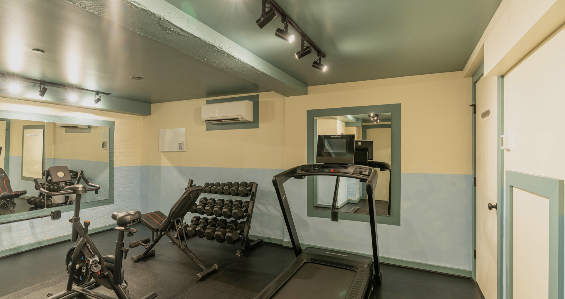 Capitol Hill gym.png