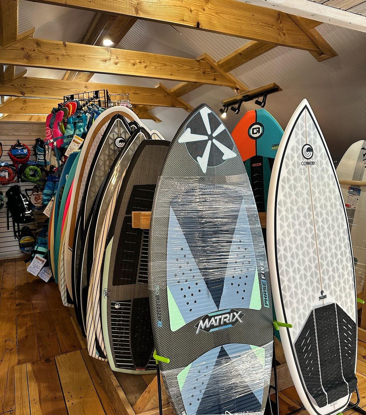 #ILLUME Exhibitor: @csurf_board_shop

With a passionate team of experts online and in-store ready to help, C Surf offers the best advice on choosing gear tailored to your needs. Explore their range of watersport gear, from wakesurf to wakeboard, wate
