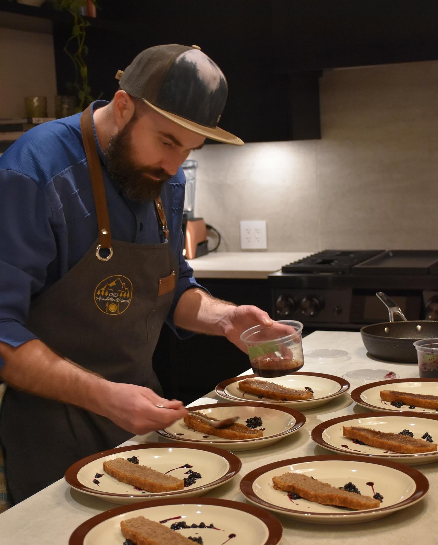 Introducing @chef_marcantoine_blessard  Come dine with him and experience all that Qu&eacute;bec has to offer! ⚜️⚜️⚜️ Hi there,

I am originally from Qu&eacute;bec city but I fell in love with the Laurentians region and moved here in 2018. I have ove