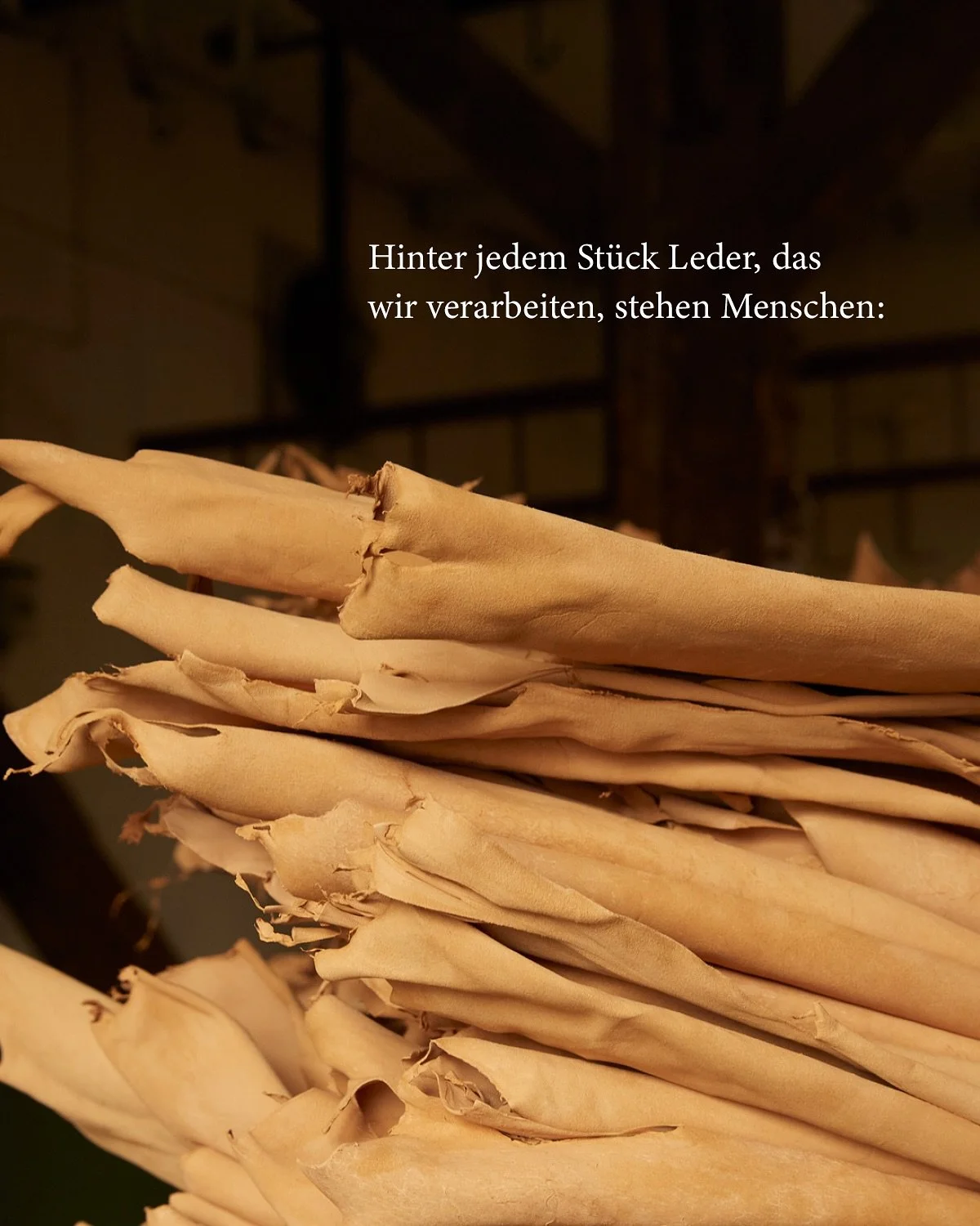 There's more to responsibly produced leather than just craftsmanship – it's about a network of people who take responsibility seriously.

Together with farmers, tanners, and designers, we create connections that turn regional resources into something special.