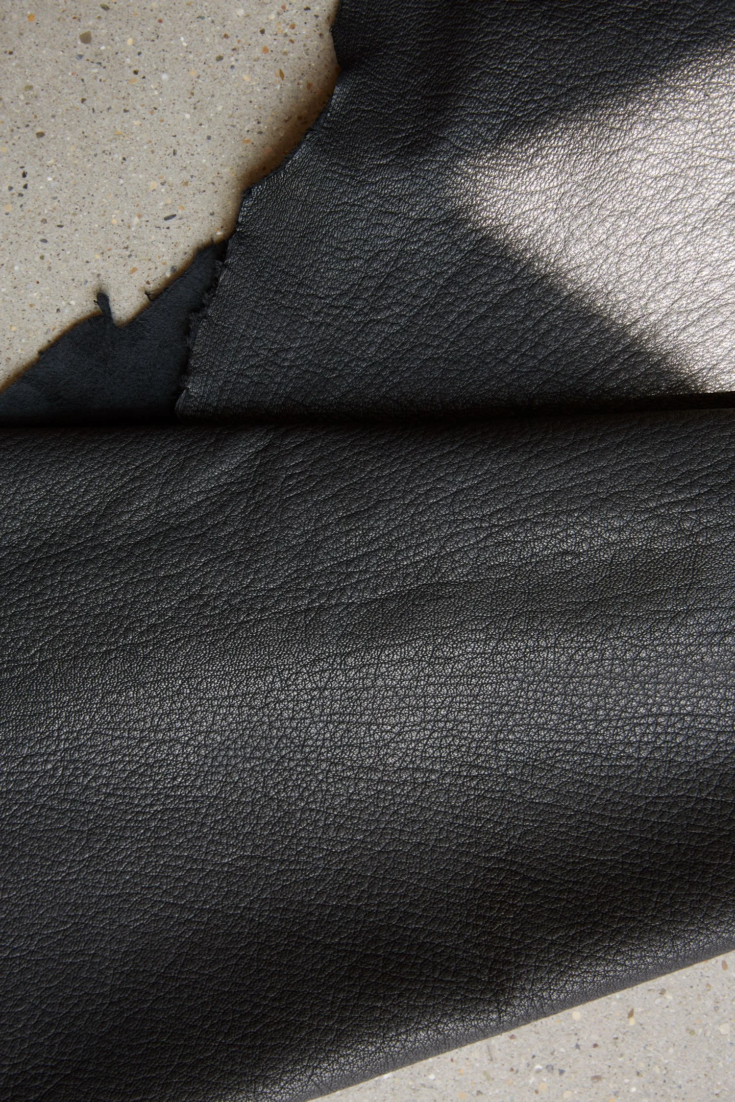 Ziegenleder schwarz.jpg