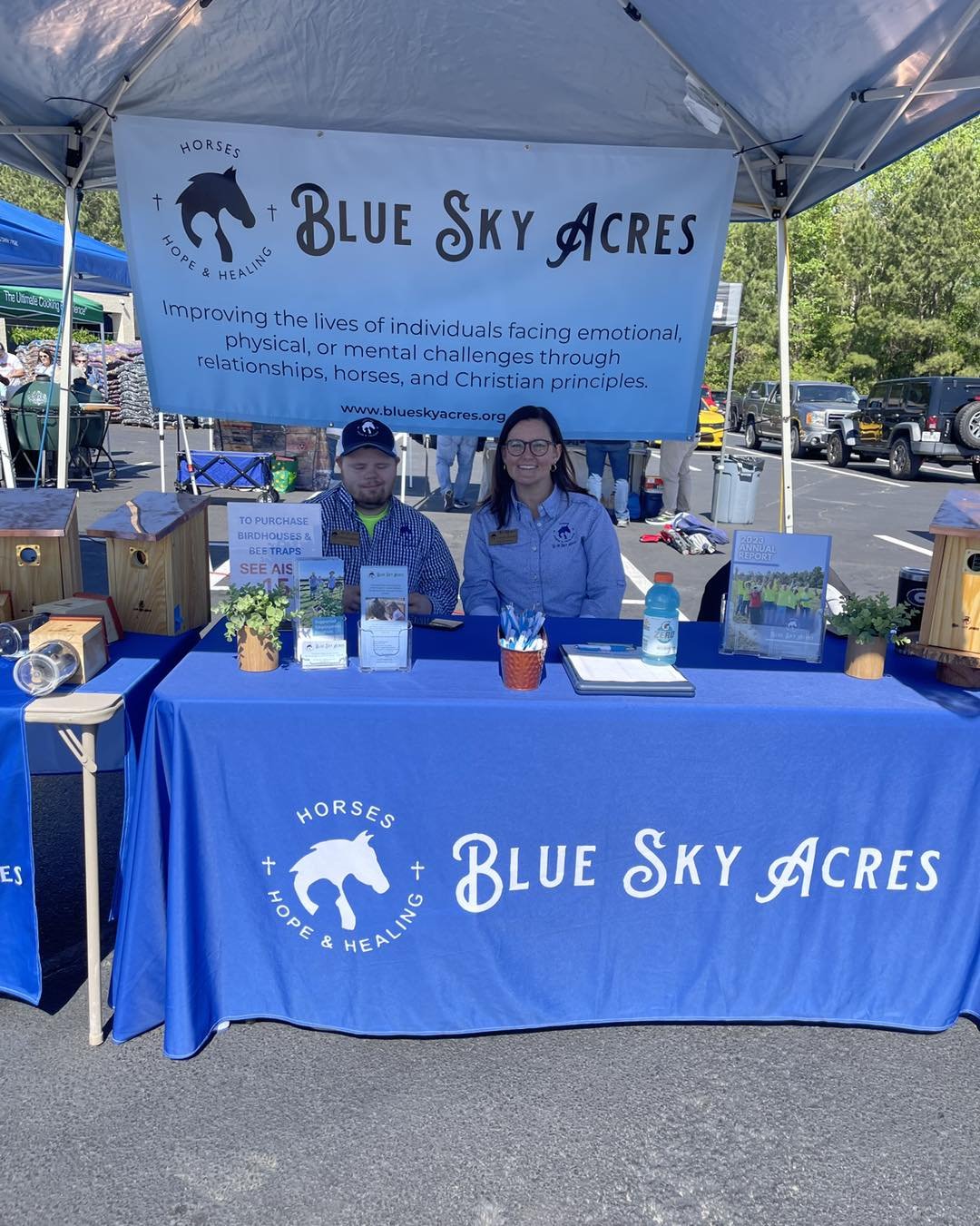 Happy Grand Opening to Ace Hardware in Rincon!! Did you know you can purchase our bluebird houses and bee traps there on Aisle 15? We hope you will stop by and see us today❤️