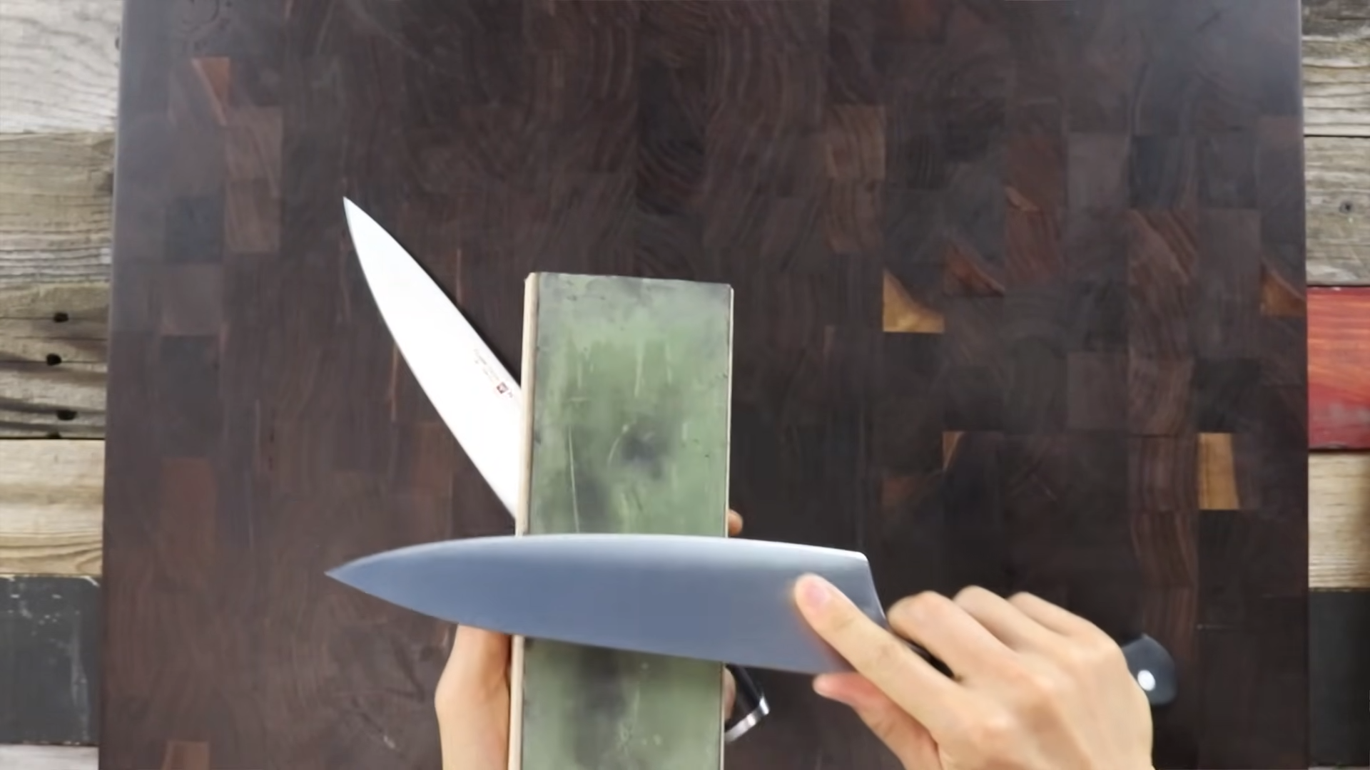 (187) $40 vs $160 knife 00-05-43.png