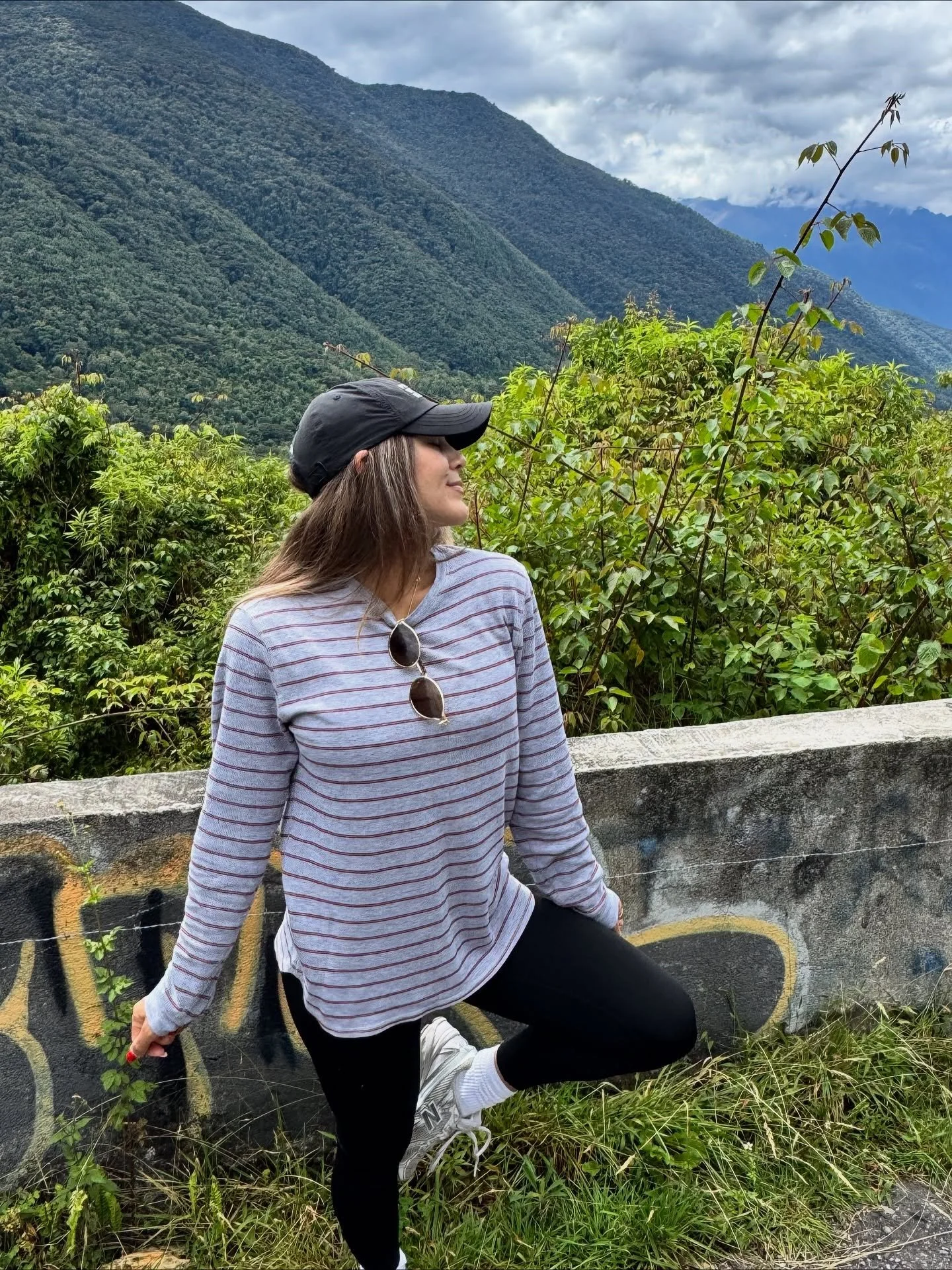 Home sweet home ⛰️🇻🇪❤️ didn&rsquo;t realize how much I needed this. I feel SO lucky!

Best week catching up with this place and family.

#meridavenezuela #merida #elvalle #nature #travel #chicago #october