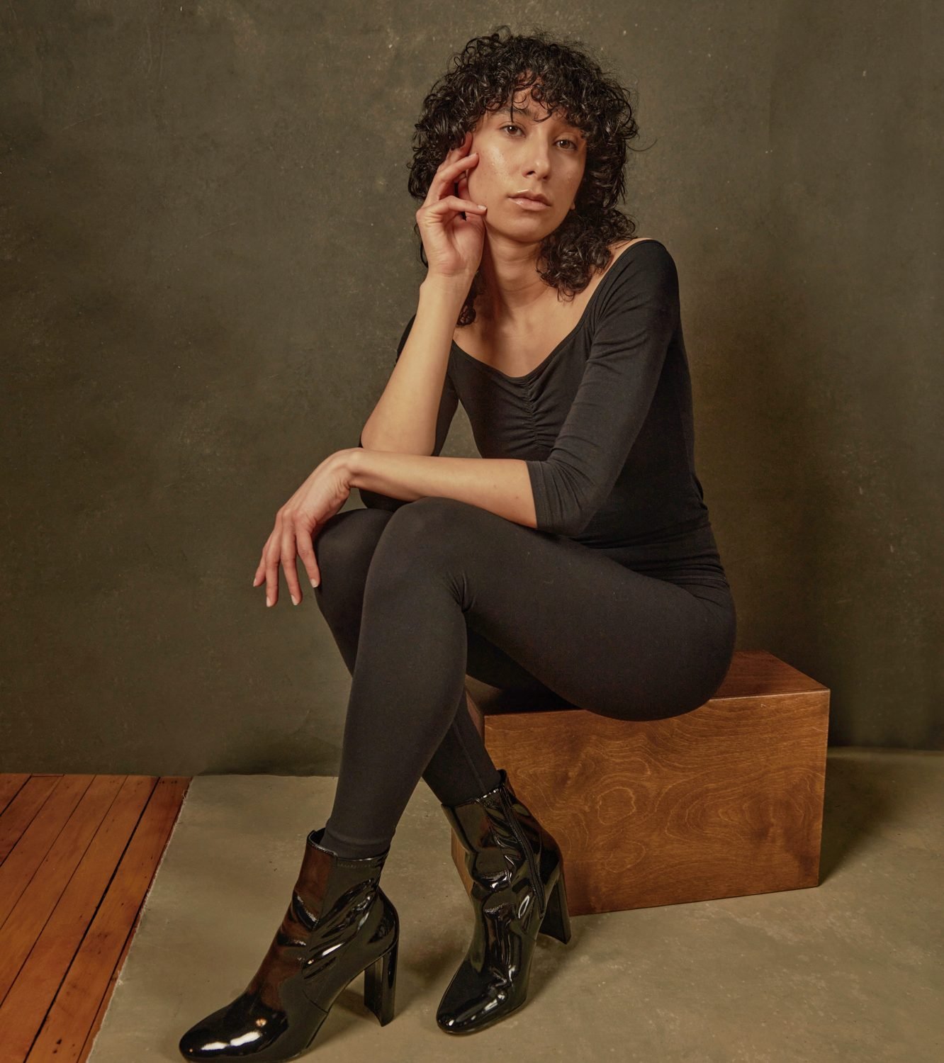 boston-editorial-portrait-curly-hair-apple-box-craig-william-johnston.jpg