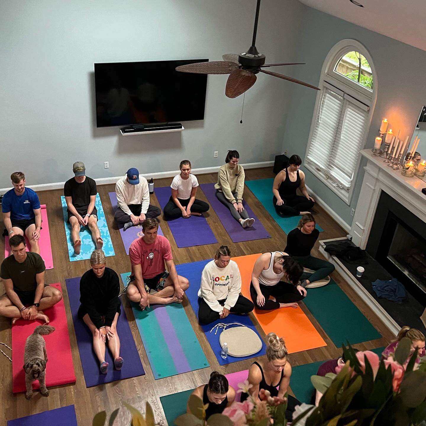 Some in-home yoga to kick off a very special wedding weekend (Congrats to @kelllygagnon and Mason💒!!)

I love the idea of getting quiet and moving with intention before the start of an exciting weekend. I left the group with a note about presence an