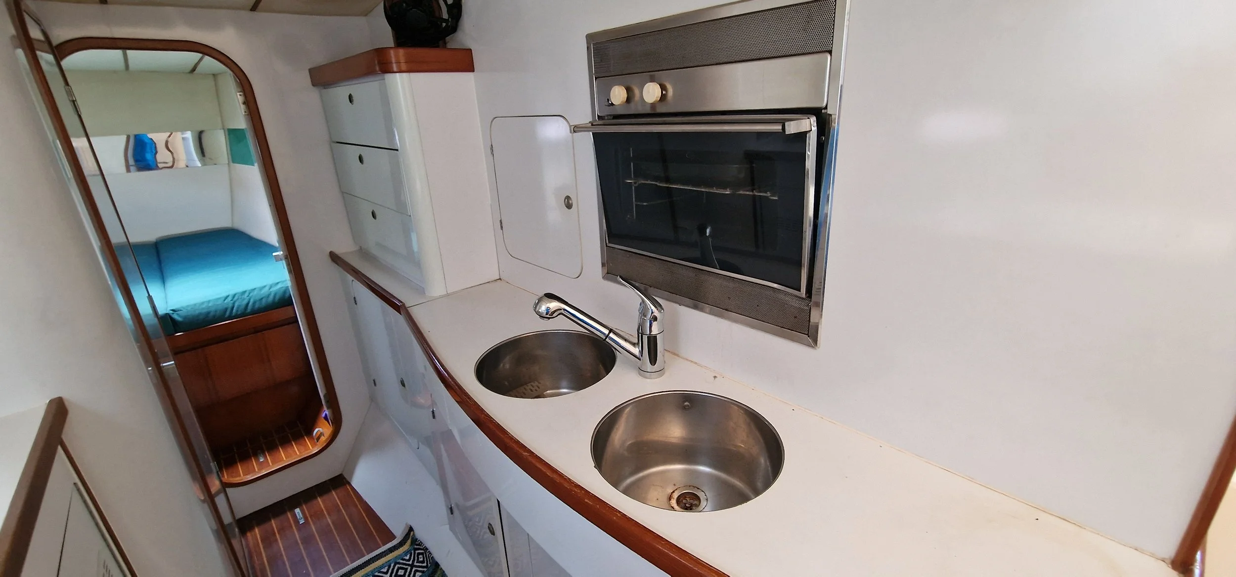 FOR SALE / LAMBADA: Lagoon 47 VPLP Catamaran. VPLP, JTA, Jeanneau Techniques Avancées, Van Peteghem/Lauriot-Prevost, Classic Cruising Catamaran, Classic Lagoon