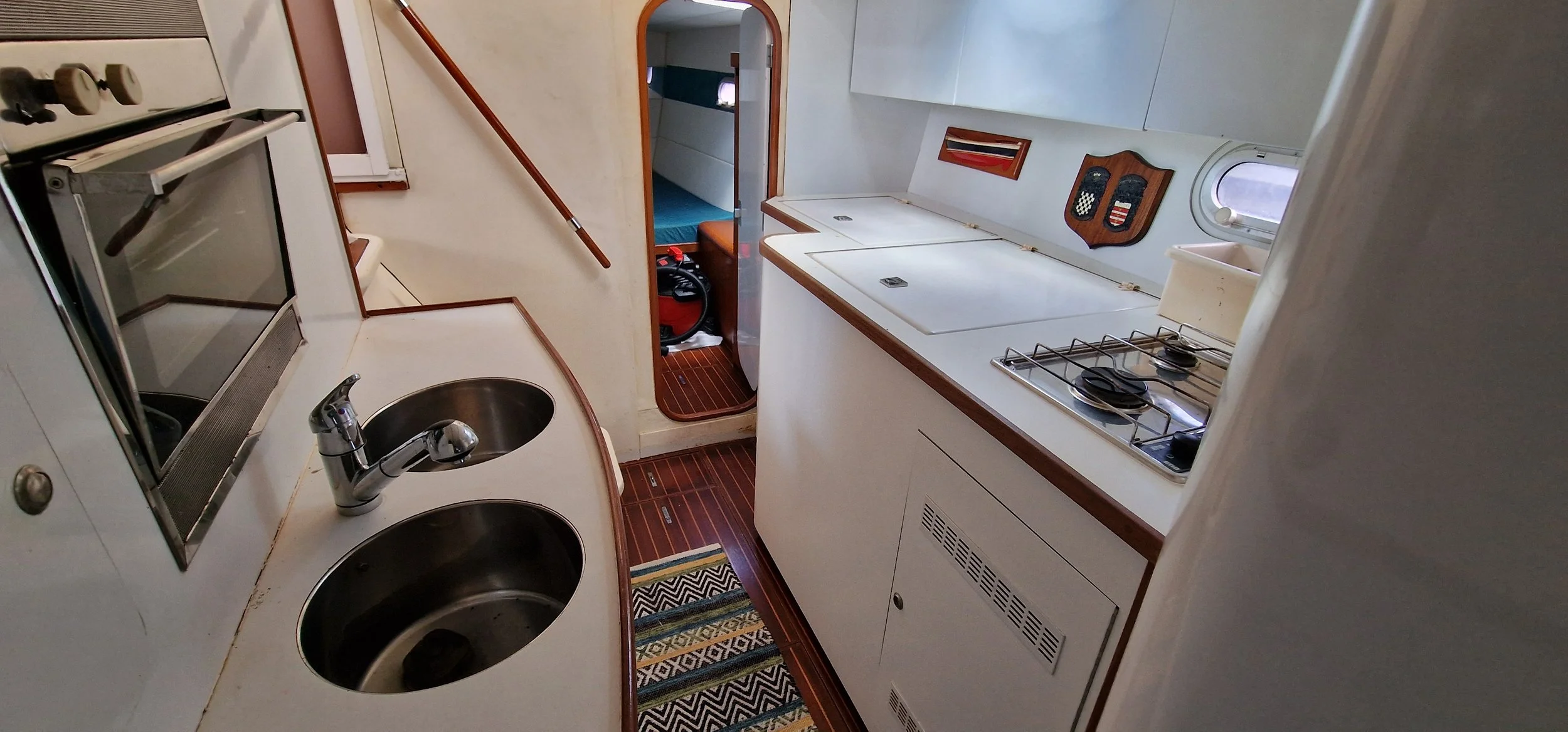 FOR SALE / LAMBADA: Lagoon 47 VPLP Catamaran. VPLP, JTA, Jeanneau Techniques Avancées, Van Peteghem/Lauriot-Prevost, Classic Cruising Catamaran, Classic Lagoon