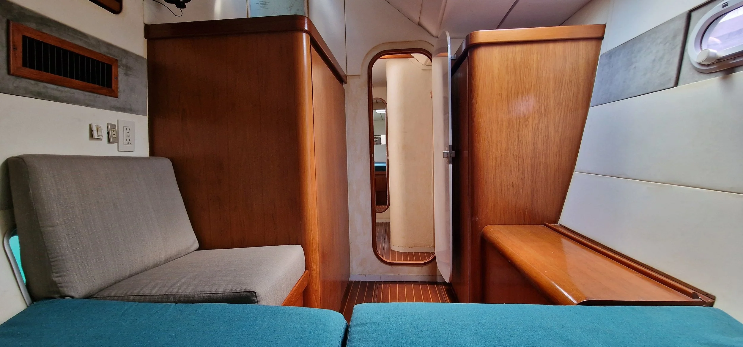 FOR SALE / LAMBADA: Lagoon 47 VPLP Catamaran. VPLP, JTA, Jeanneau Techniques Avancées, Van Peteghem/Lauriot-Prevost, Classic Cruising Catamaran, Classic Lagoon