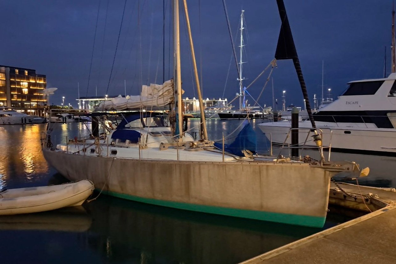 FOR SALE / CAPTAIN NEMO: 47' Alloy Explorer