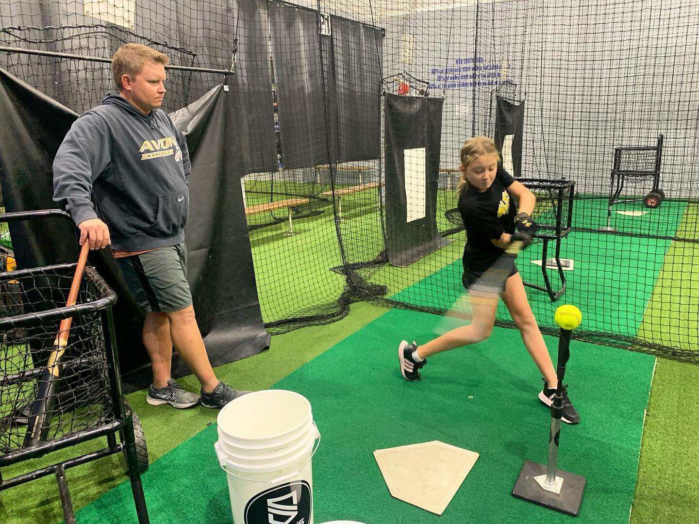 #Shacklete Epperly Cook working on hitting with Coach Ryan East! Looking good, Epperly! 🥎 💪🏻