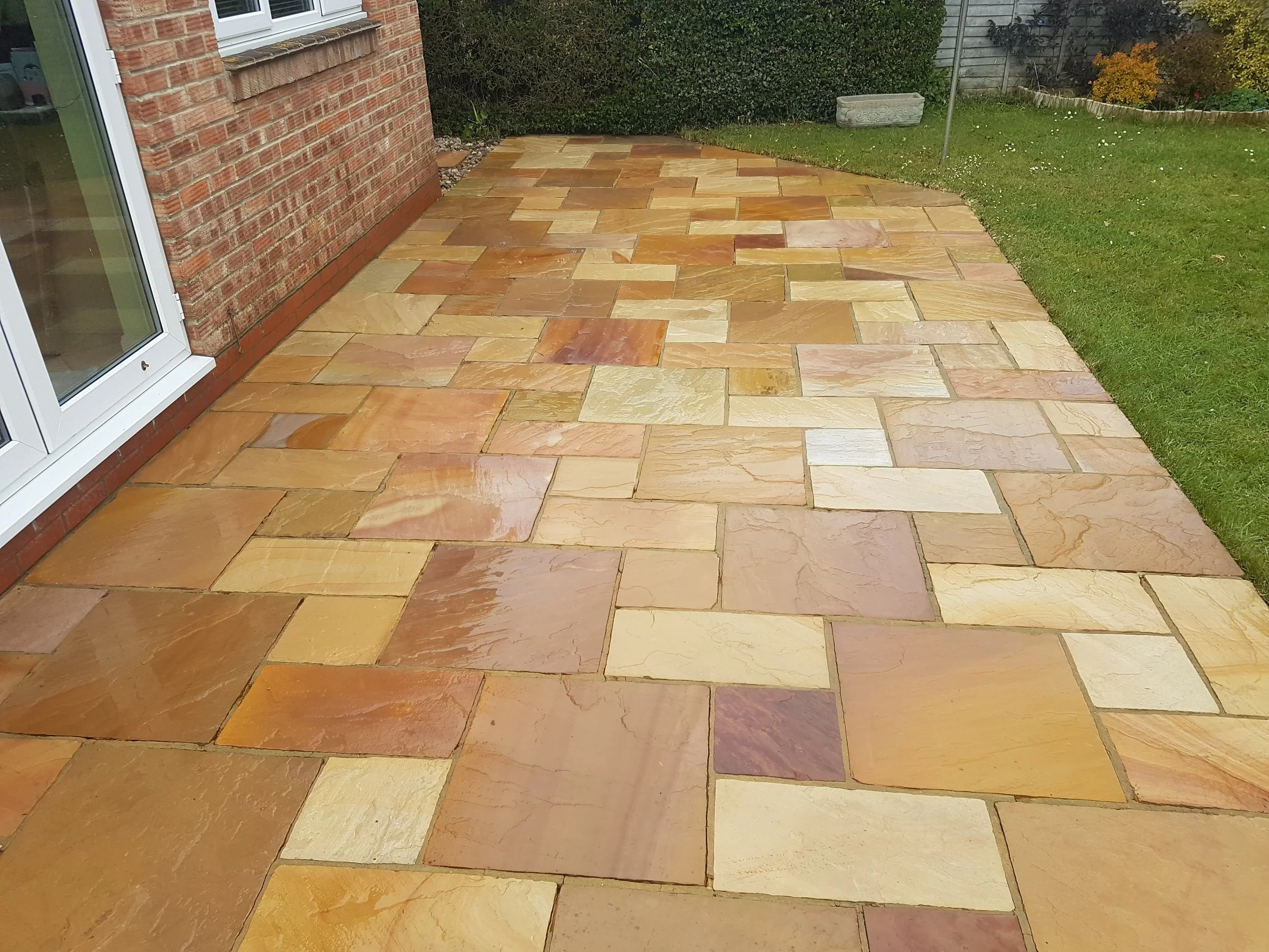Patio and driveway cleaning Crawley, Northgate, three bridges, poundhill, maidenbower, furnace green, tillgate, tolgate, broadfield, bewbush, ifield, langley green, west green, southgate, Crawley 10.jpg