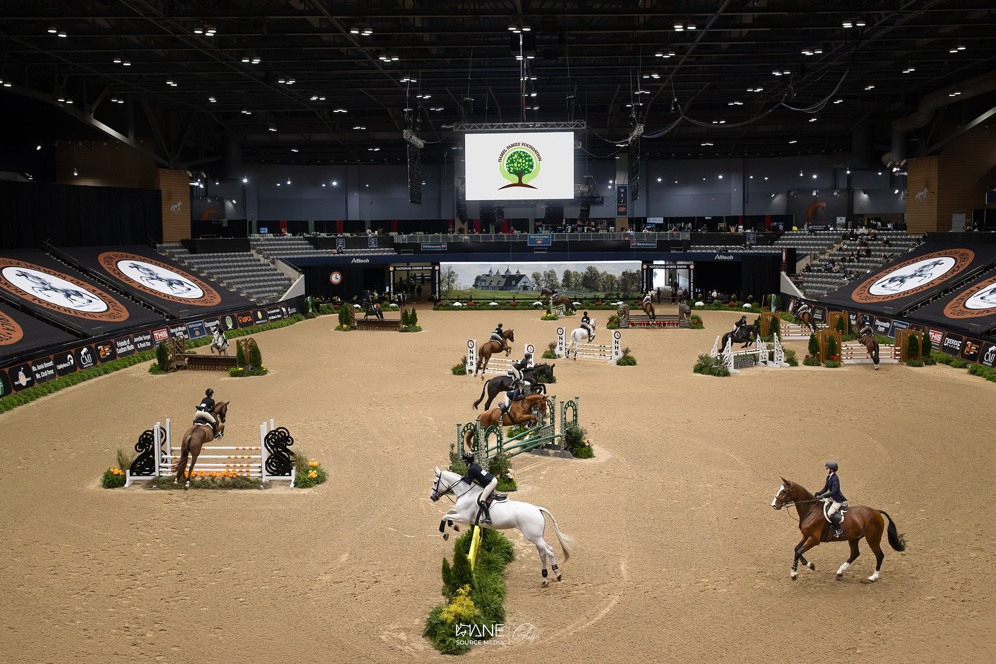 First week down ✅
One week to go 🧡

#nationalhorseshow #nhs2025 #equestrianphotographer