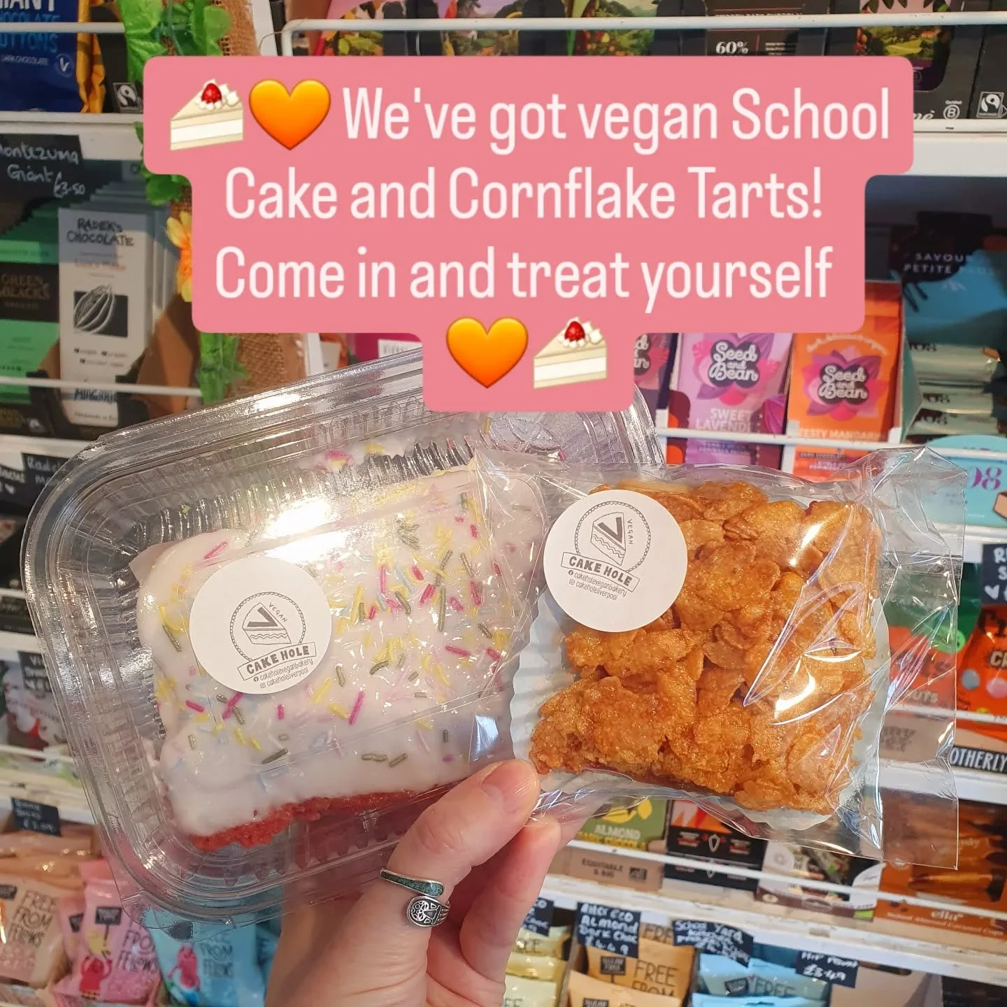Both of these delicious vegan treats from the lovely @cakeholeliverpool are here on our shelves! 🍰🧡
Come and grab yourself one while they last - both perfect with a nice Sunday afternoon cuppa 🫖❤️