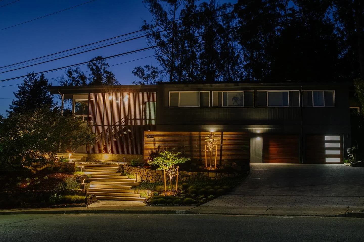 *
After sunset. ✨

&mdash;-
Landscape Contractor: Rivera Landscape 
Concrete Contractor: @larasconcreteinc 
Photos: @karen__santos