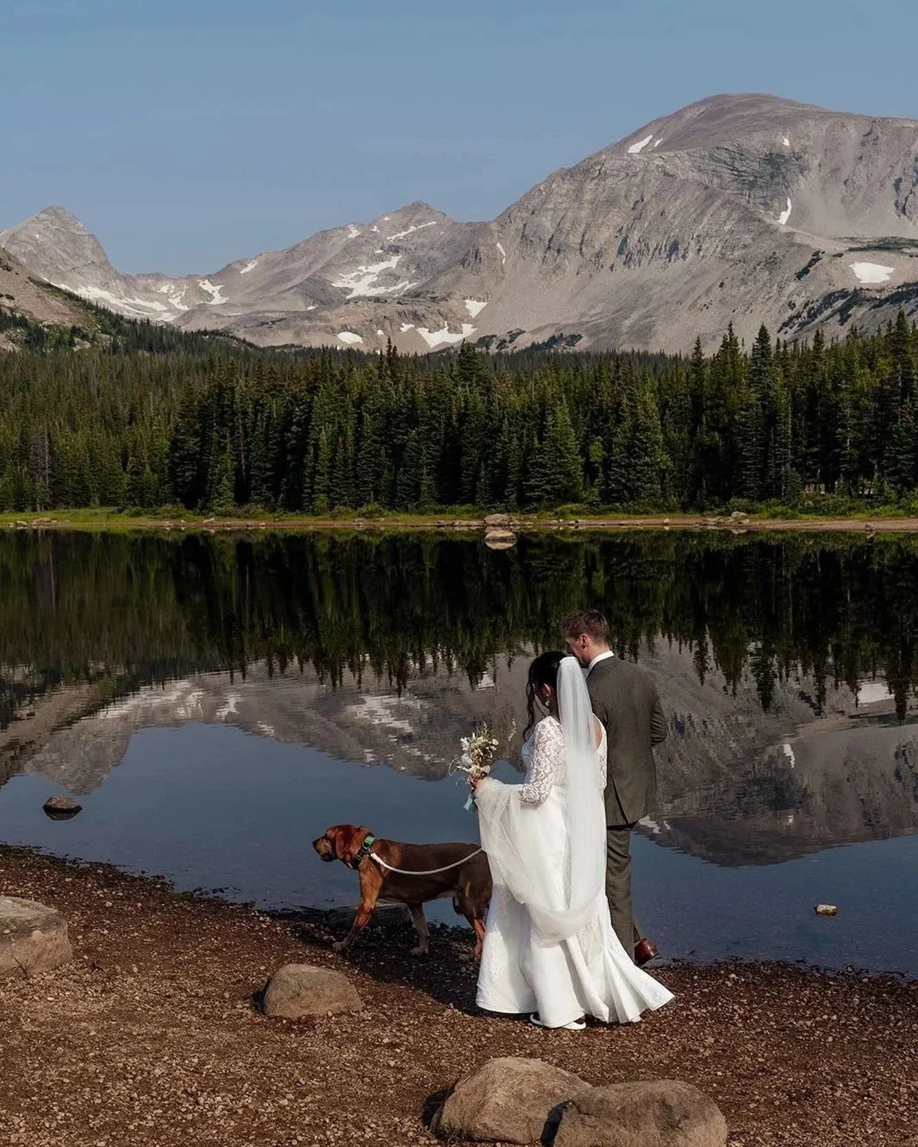 Dreaming of this amazing summer elopement in the Rockies ✨