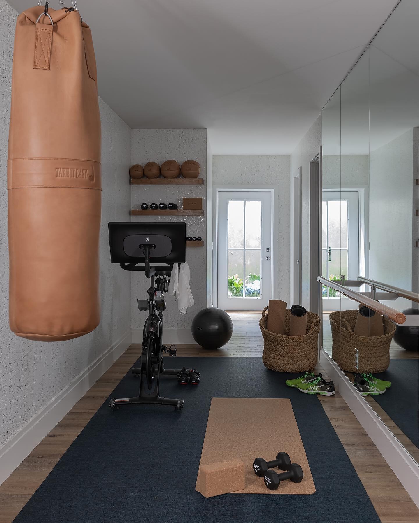 We think this home gym is a total knockout 🥊

📸 by @michaeljleephotography

.
.
.

#nancyhillinteriors #nancyhill #nhi #interiordesign #interiordecorating #interiordesigner #interiordecor #interior #interiors #design #decor #homedecor #home #homegy