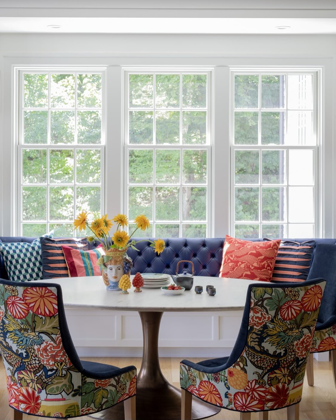 White Lotus vibes for this Chiang Mai Dragon by @schumacher1889 inspired dining area 

Photography by: @michaeljleephotography