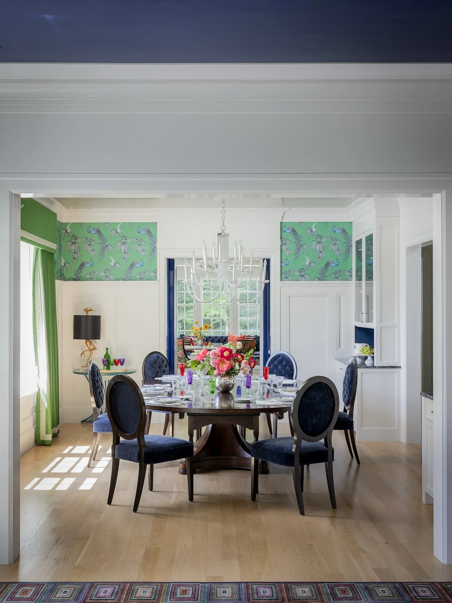 Getting ready for Thanksgiving! This dining room is an entertainers dream. 

Photography by @michaeljleephotography 

#diningroominspo #homedecor #interiordesign #thanksgiving