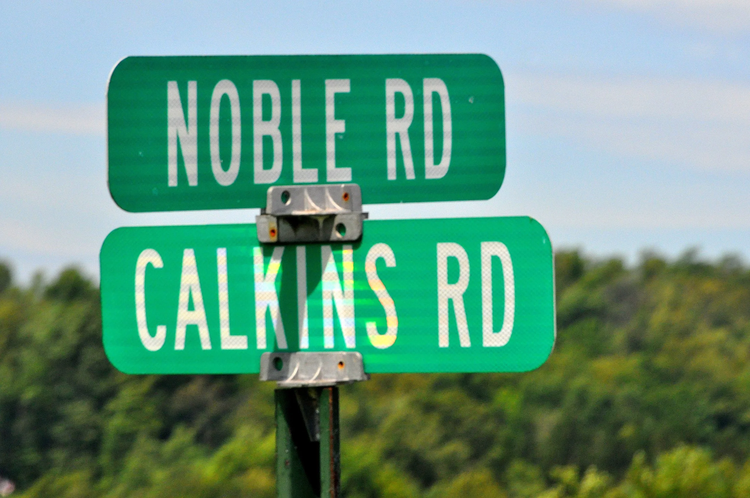 Noble Road_Calkins Road Signage.JPG
