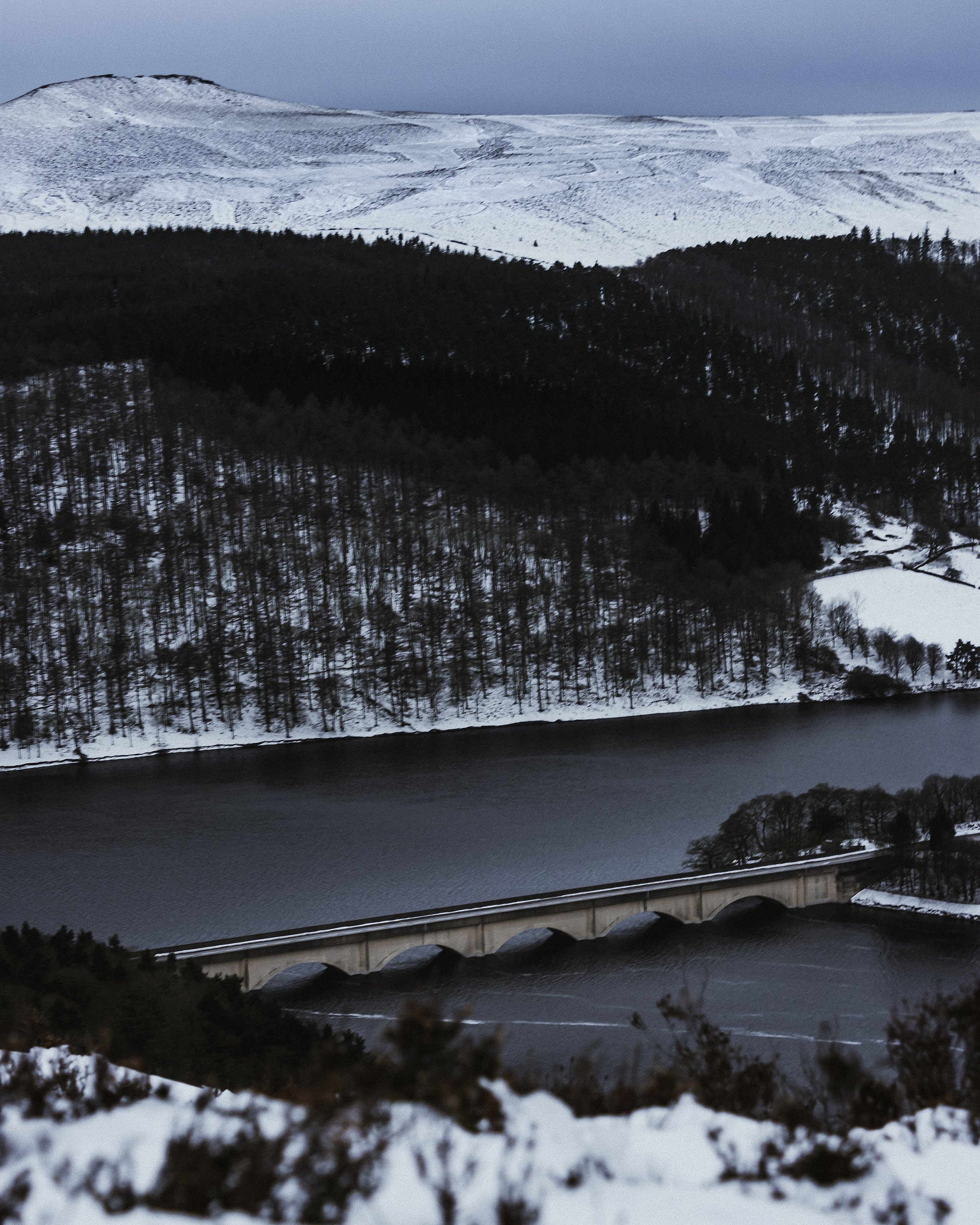 Derwent Edge 6 (Snow).jpg
