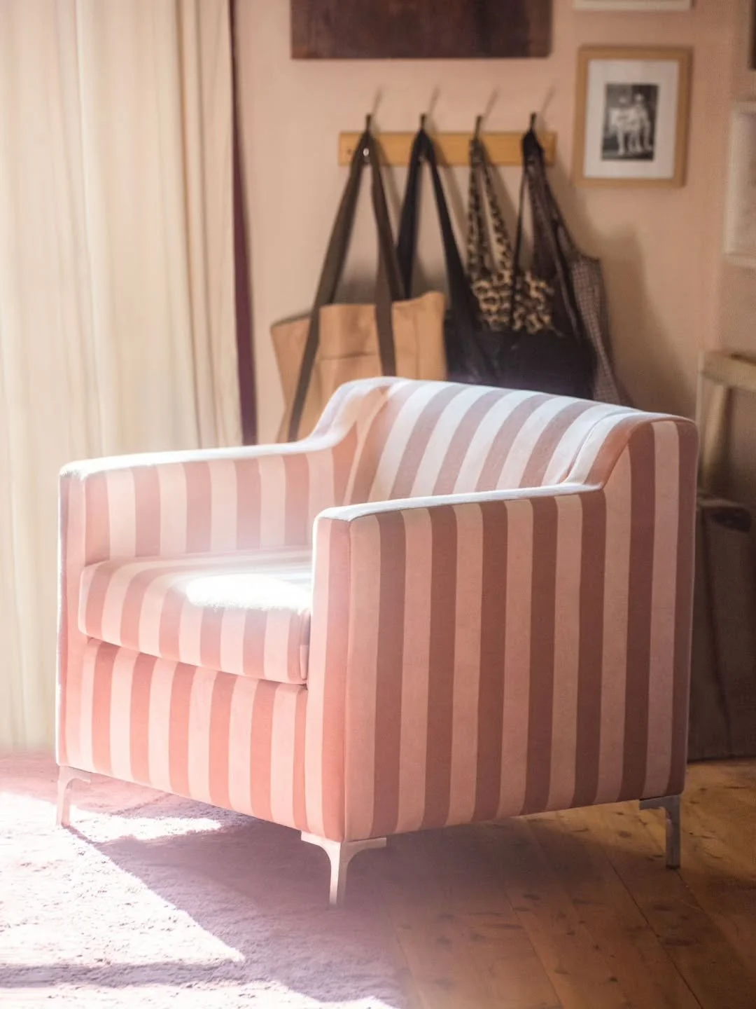 Your new favourite blush striped armchair is now live on the website 💫 

Exclusively available to collectors in the Albury region - because they're special 😍 But mostly because I haven't figured out how to ship giant armchairs Australia-wide yet.


