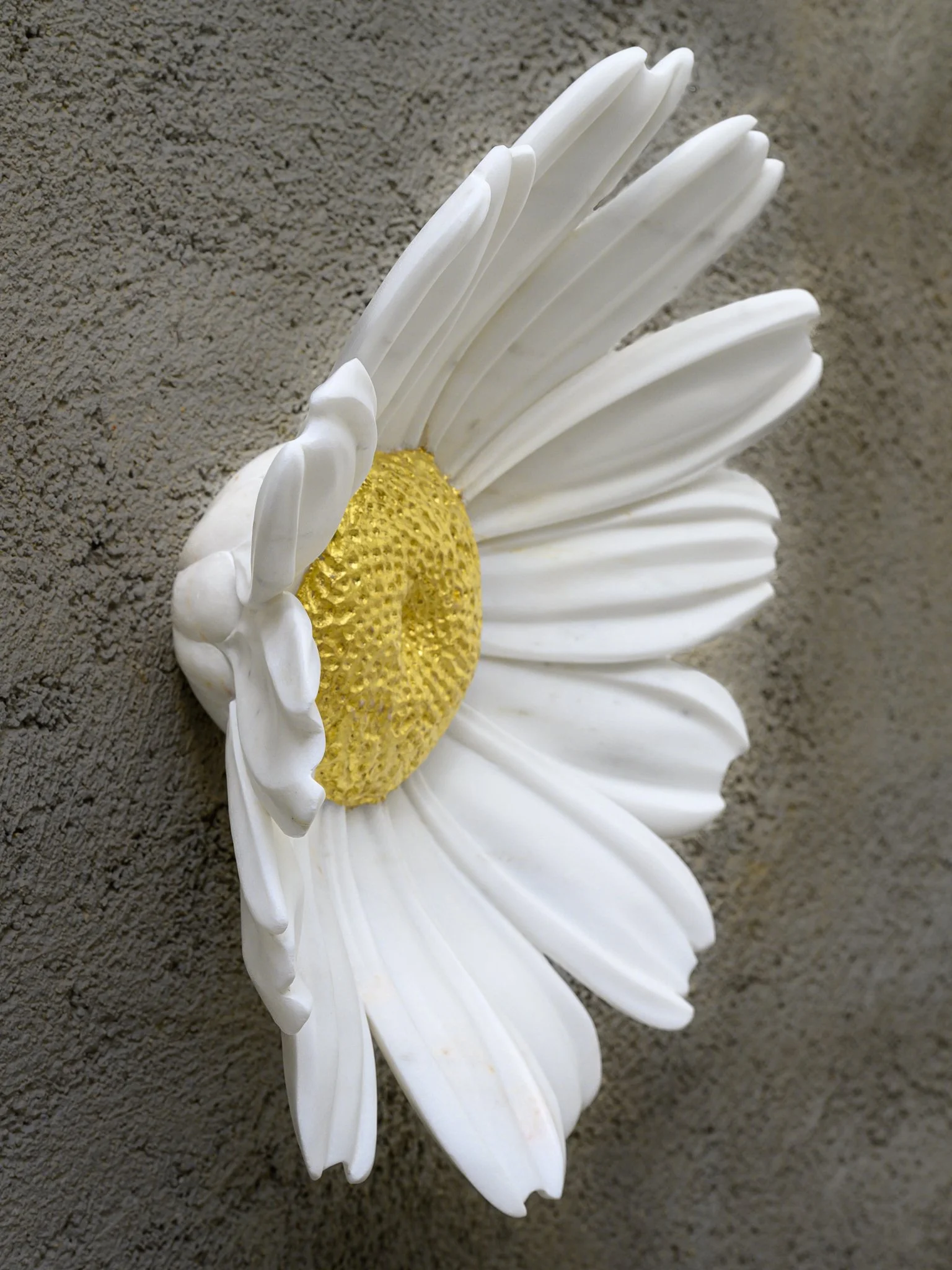 Testamento del Sol, 39x39x16, Marble Dionisos/ Gold leaves, 2025 