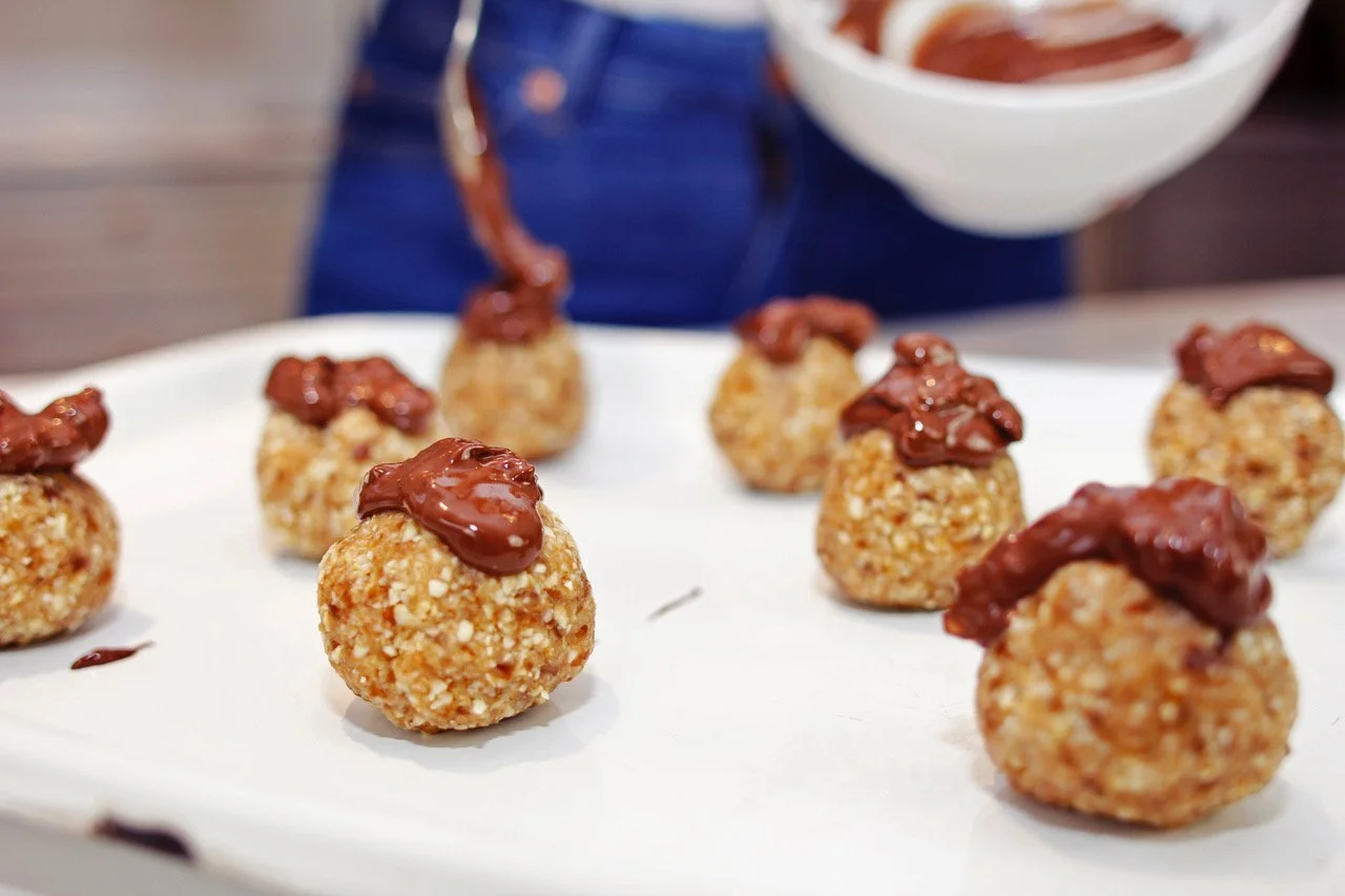 Cashew, Coconut and Chocolate Energy Balls