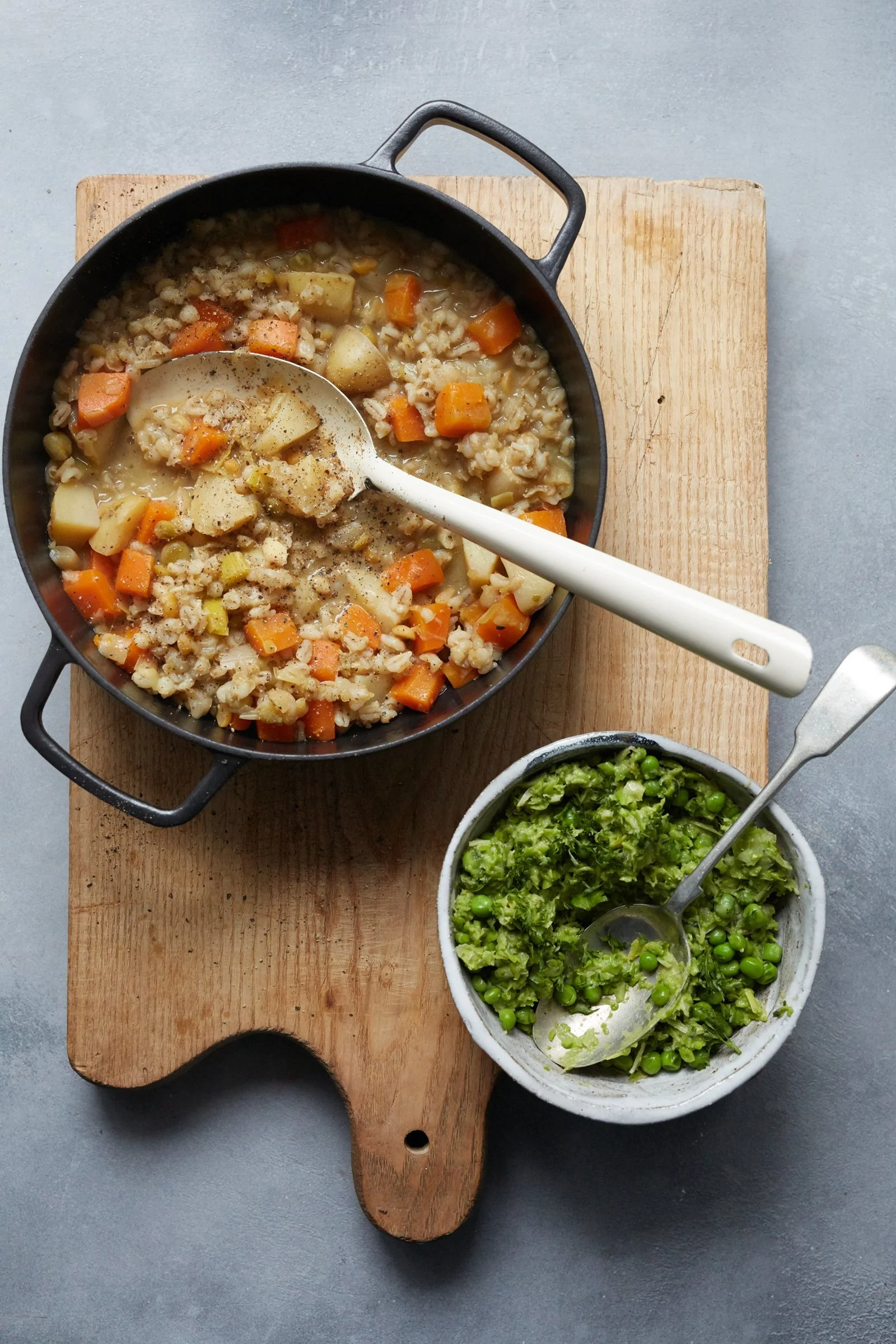 VEGAN VEGETABLE STEW WITH PEA MASH AND CRISPY KALE 