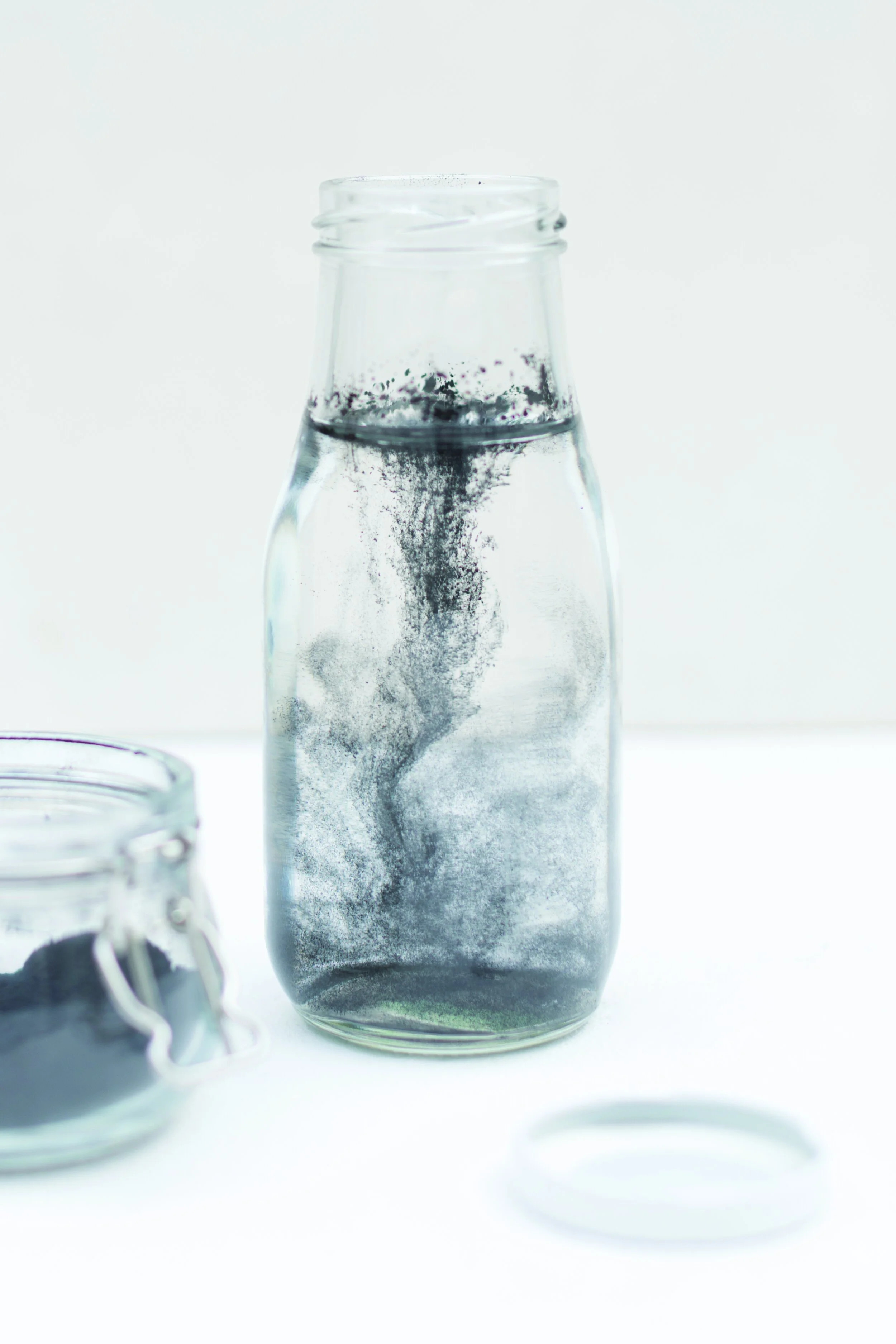 CHARCOAL AND CHIA DETOX WATER