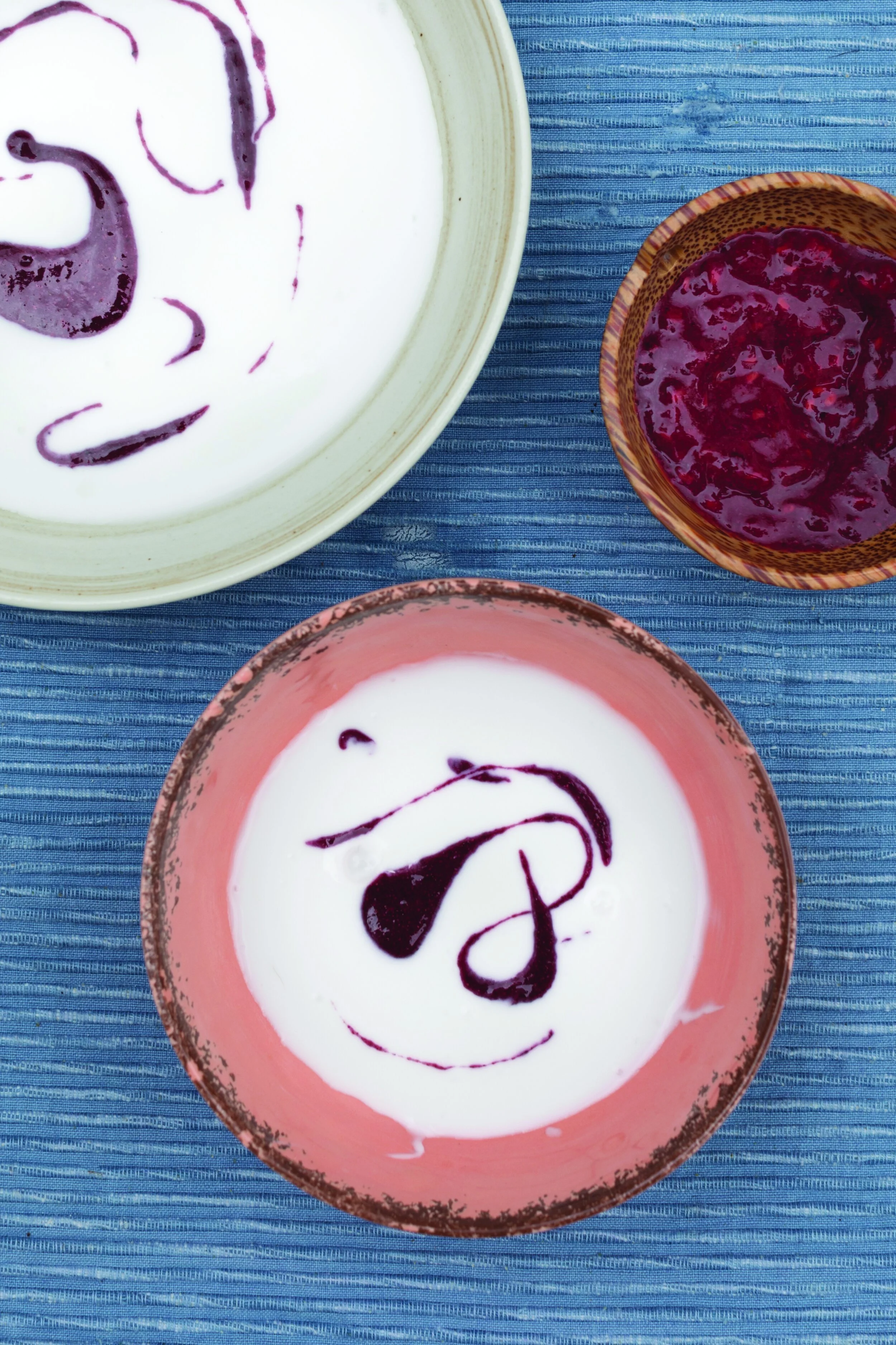 VANILLA COCONUT YOGURT WITH RASPBERRIES