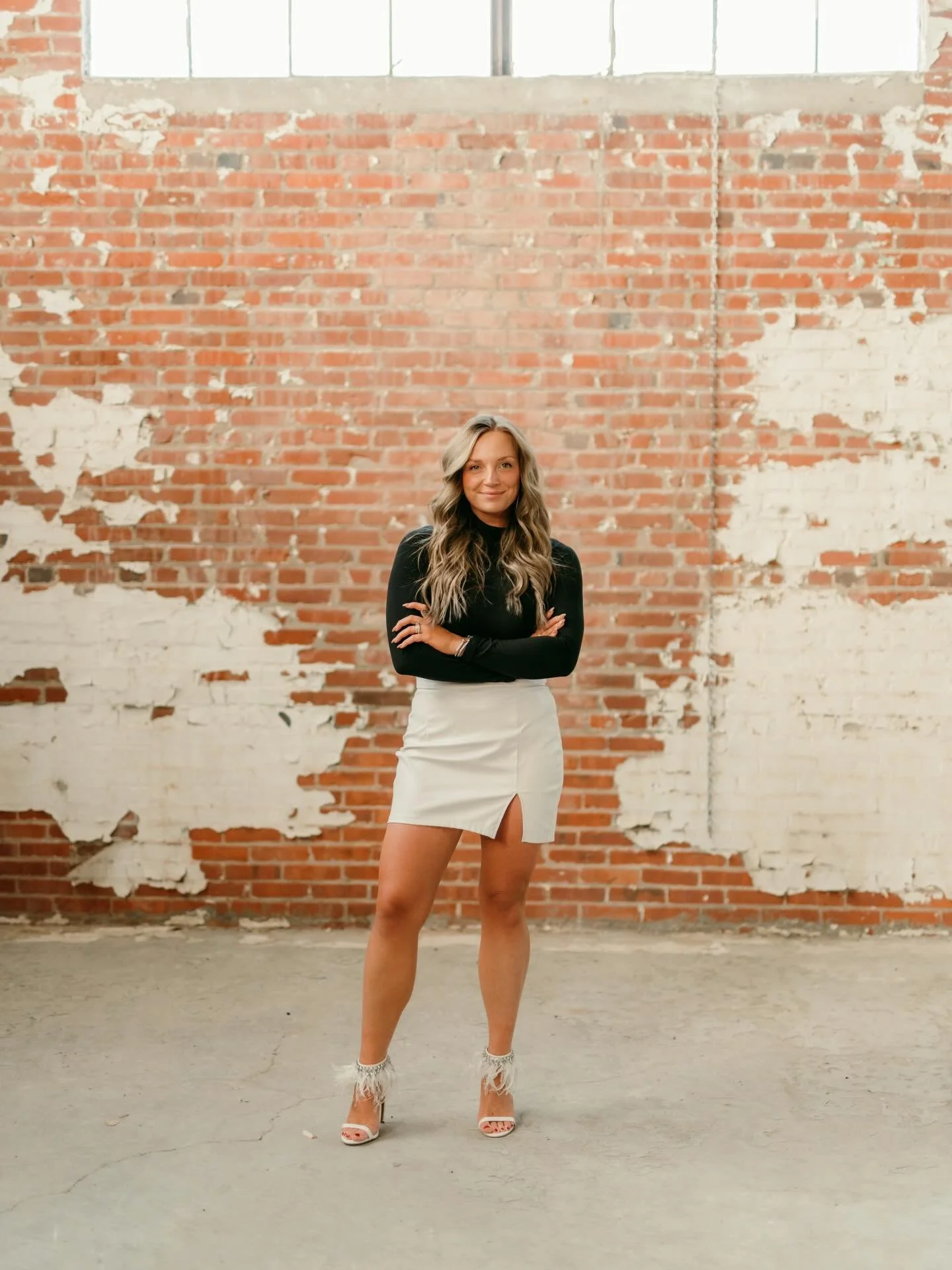 Feeling so damn jolly this holiday season!!🎄🤩

Can you guess what&rsquo;s on my Christmas list this year? ❤️🎁