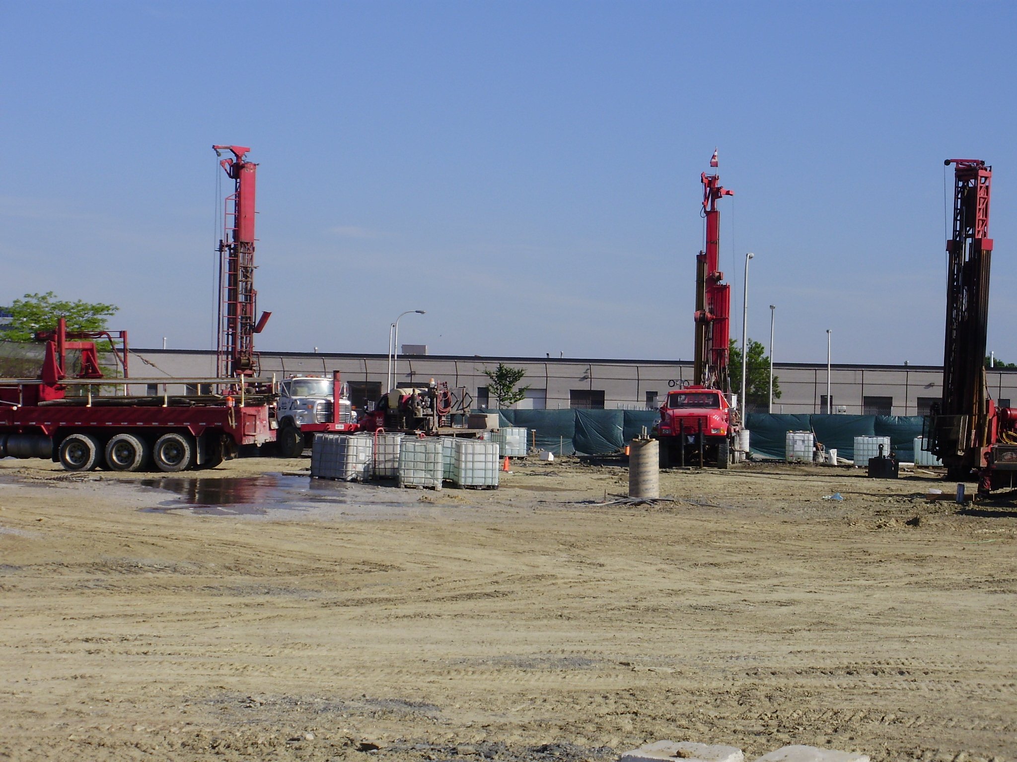 01c.  Drilling rigs, looking north.JPG