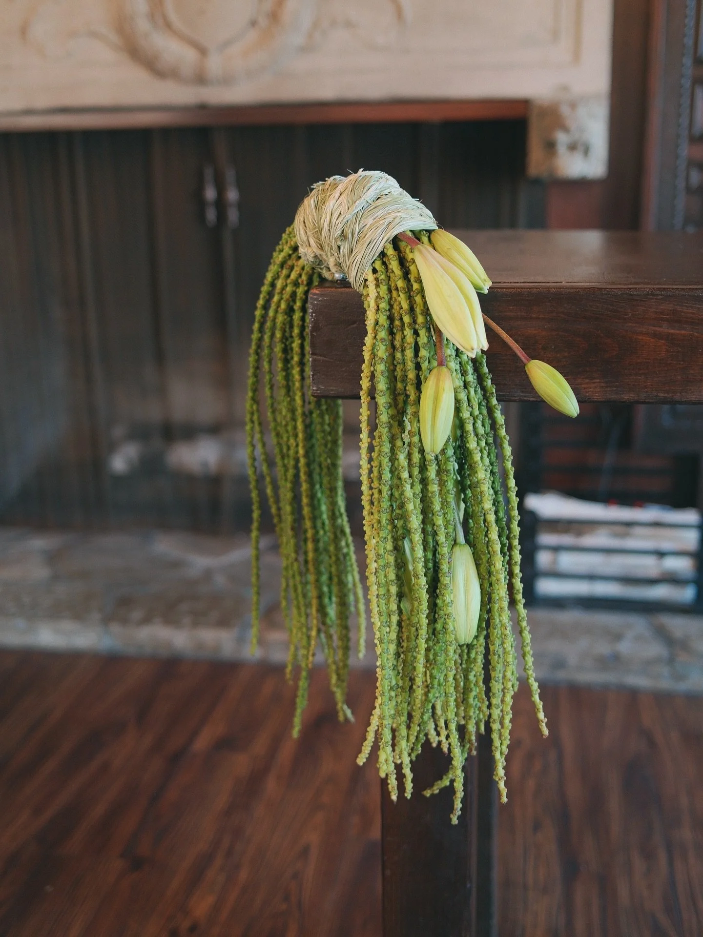 for Gaeun &mdash;
a French-inspired bouquet of dreadlock and unripened lilies, wrapped in braided seagrass. Swipe for one of my fav bouts that matched the bridal彡

fun fact: I share a similar name as the bride! 加恩 ᵕ̈