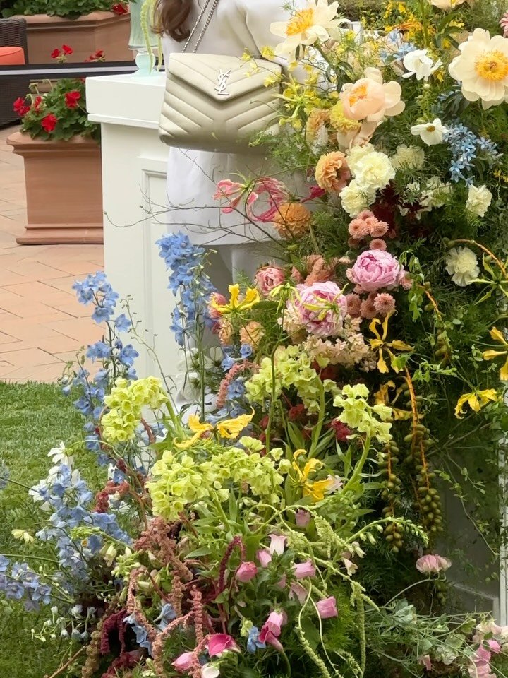 cascading installs for @anthropologie x @tezza mother&rsquo;s day brand activation *･゜ﾟ