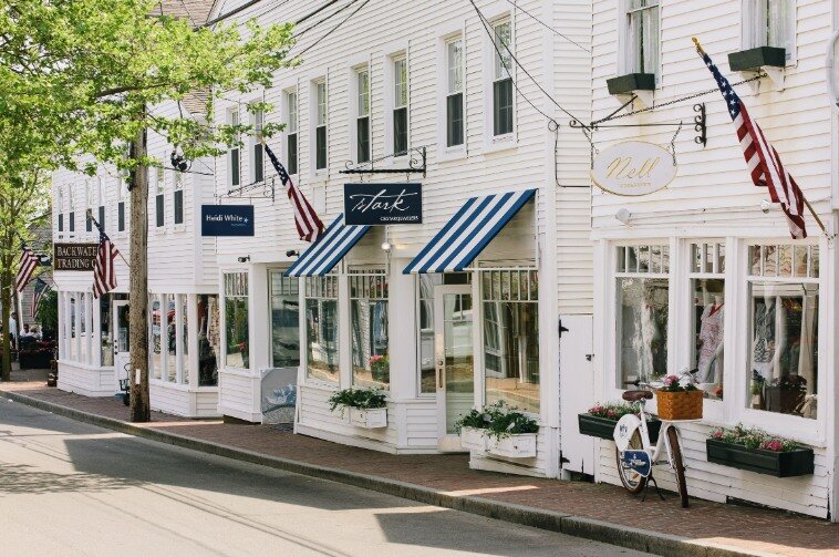 Be sure to stop by the Edgartown Village Market tomorrow from 9 am - 2 pm! From farm fresh produce, flowers, and provisions, to one-of-a-kind artisan goods, EVM is your one-stop-shop to meet our local growers and makers and take home a real piece of 